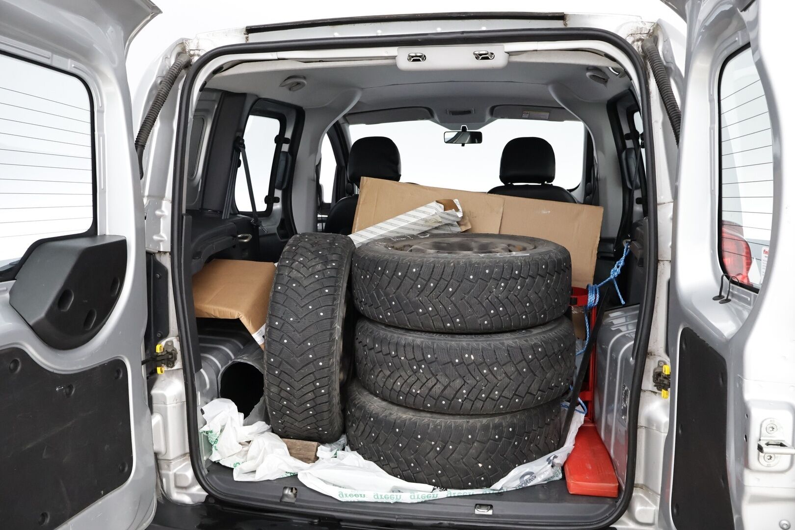 Fiat Fiorino 2010 Combi 1,3 Multijet SX - YritysOutlet - Myydään vain yrityksille - – Tämä auto myydään YritysOutlet -valikoimasta vain yritykselle