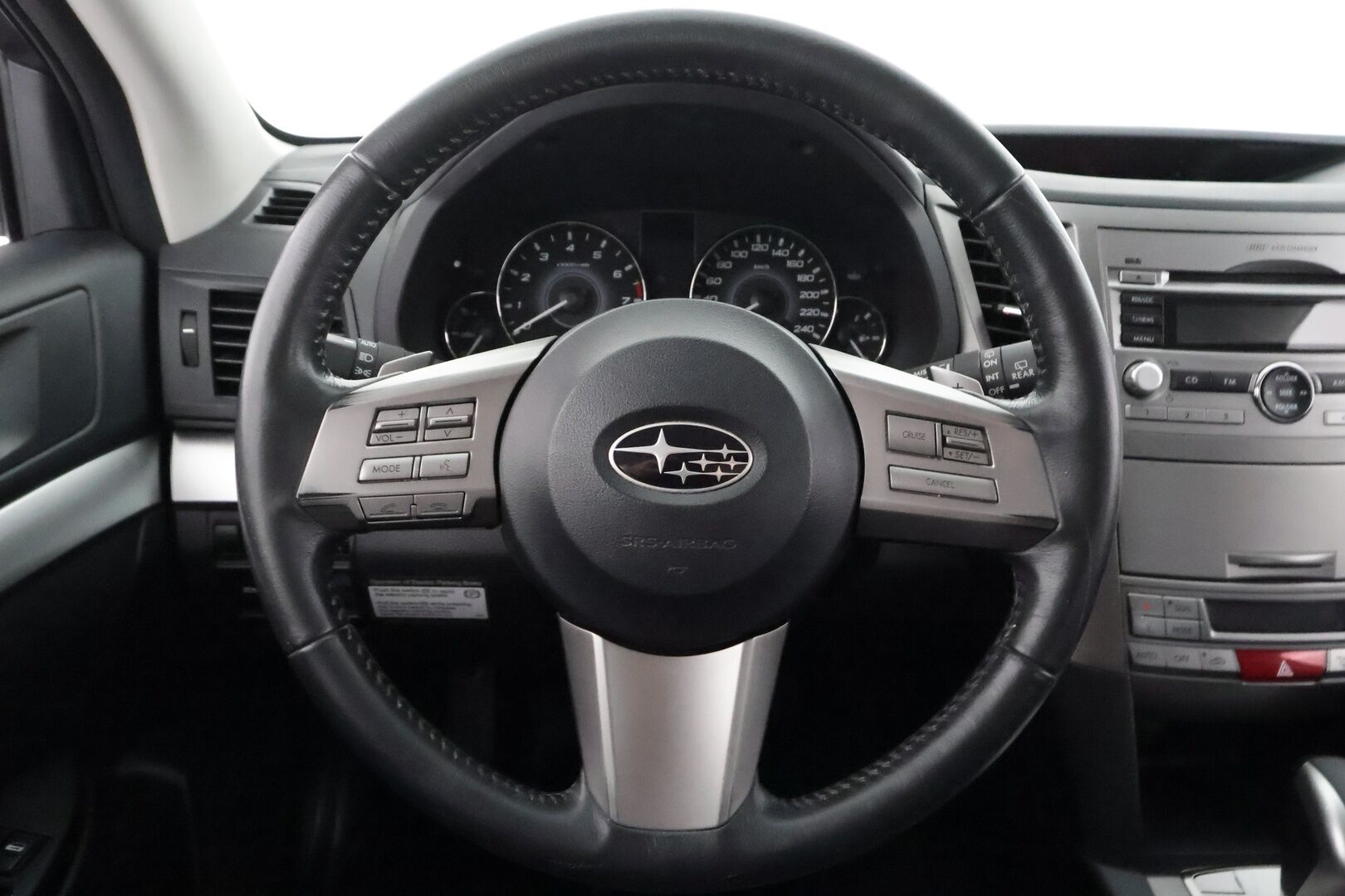 Subaru Outback 2012 2,5i VA CVT - | Koukku | Xenon | Sähköpenkki | Lohko+sisälämmitin | Vakkari | Aut. ilmastointi | BT handsfree | AUX | 2x renkaat aluin | 