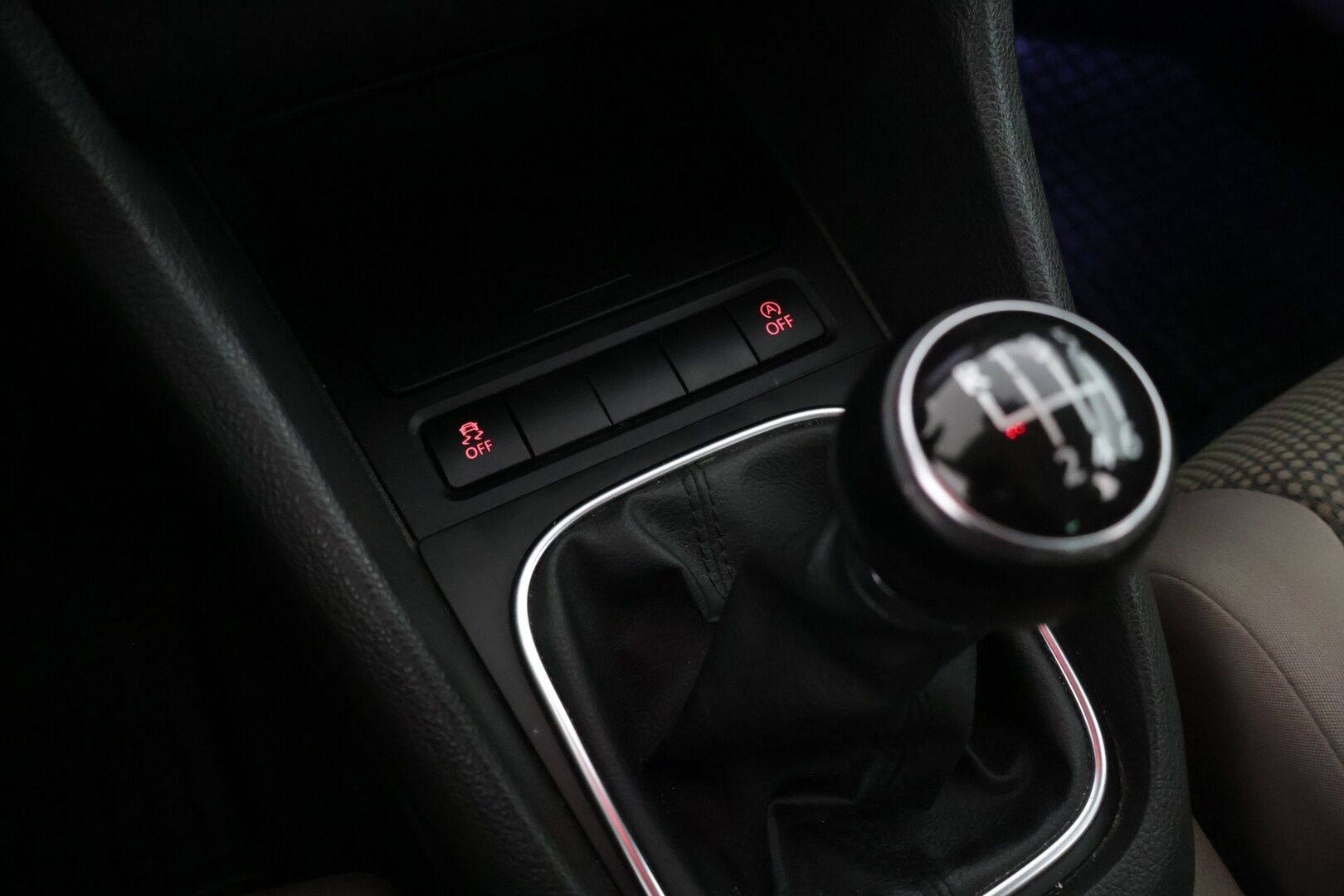 Volkswagen Golf 2010 Comfortline 1,2 TSI 77 kW (105 hv) - YritysOutlet - Myydään vain yrityksille* - Vakionopeudensäädin / 2 renkaat alumiinivanteilla *
