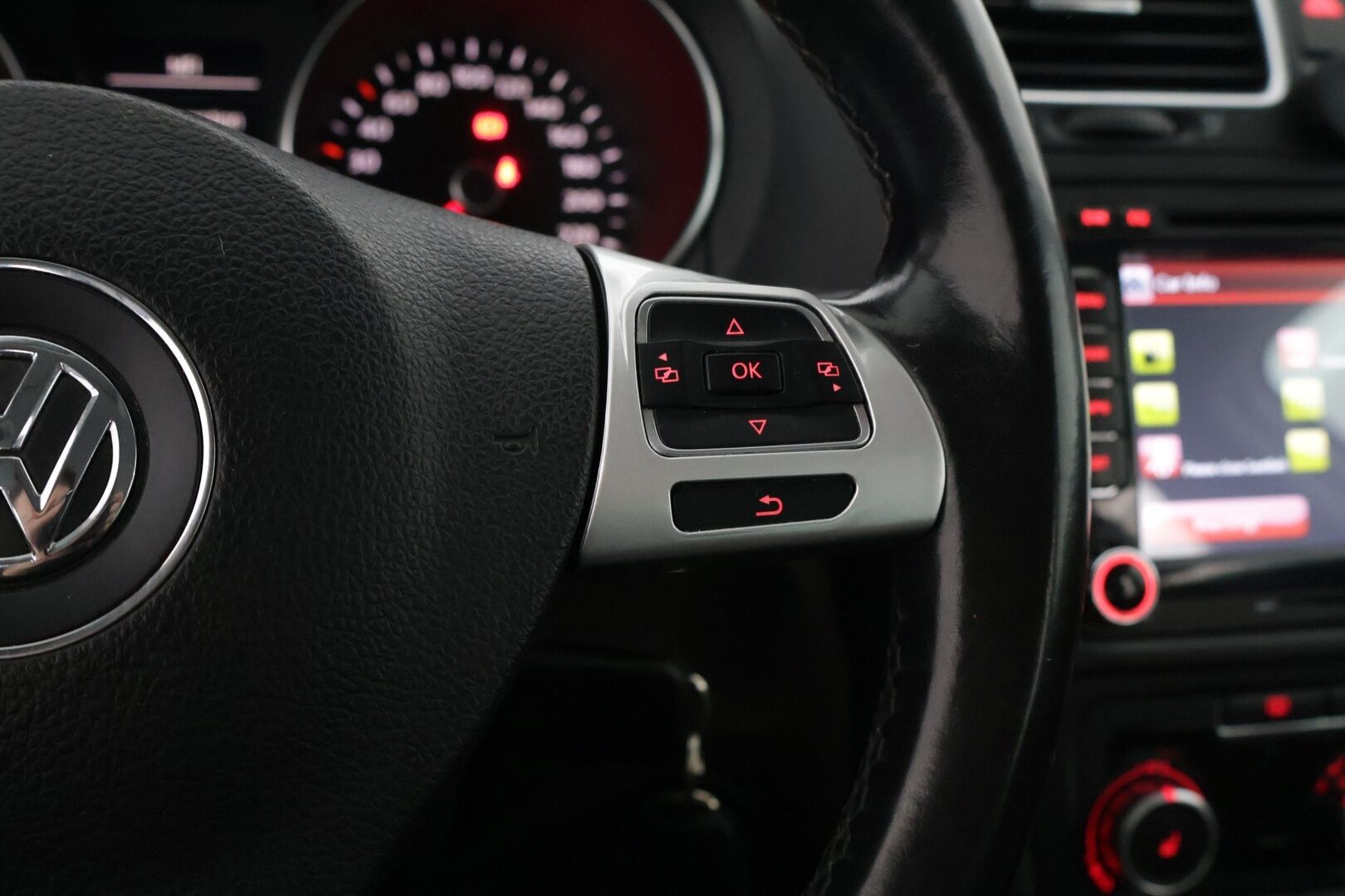 Volkswagen Golf 2010 Comfortline 1,2 TSI 77 kW (105 hv) - YritysOutlet - Myydään vain yrityksille* - Vakionopeudensäädin / 2 renkaat alumiinivanteilla *
