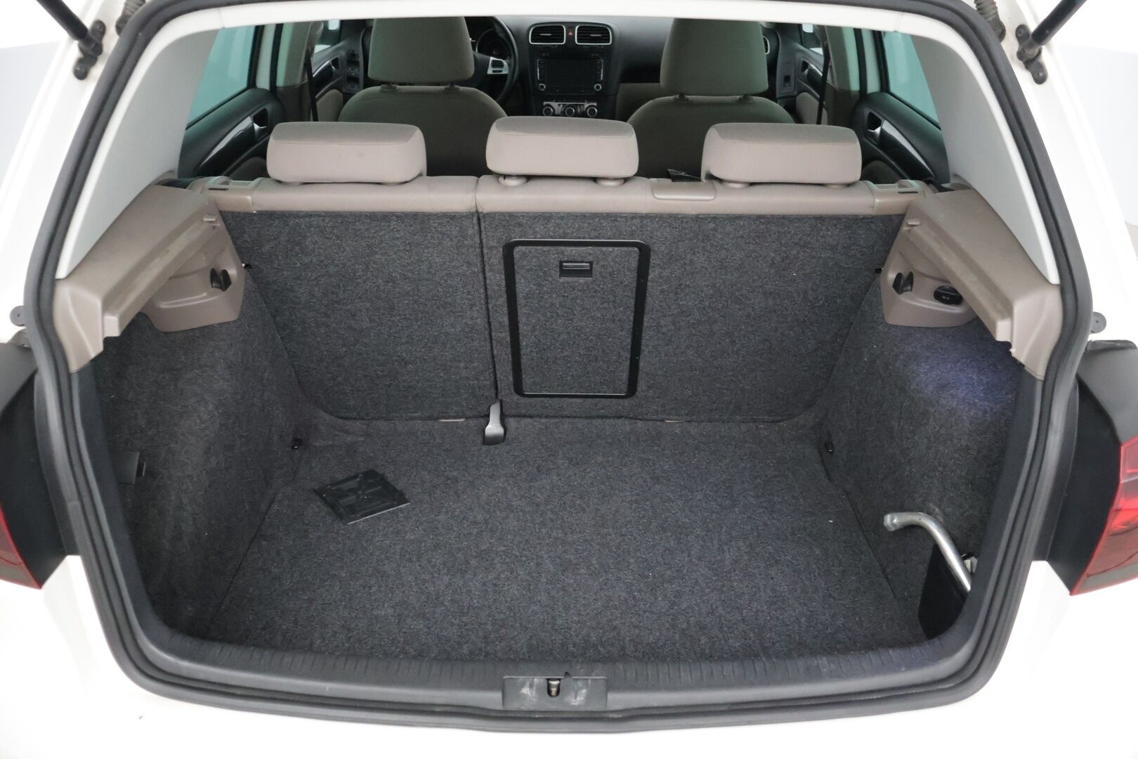 Volkswagen Golf 2010 Comfortline 1,2 TSI 77 kW (105 hv) - YritysOutlet - Myydään vain yrityksille* - Vakionopeudensäädin / 2 renkaat alumiinivanteilla *