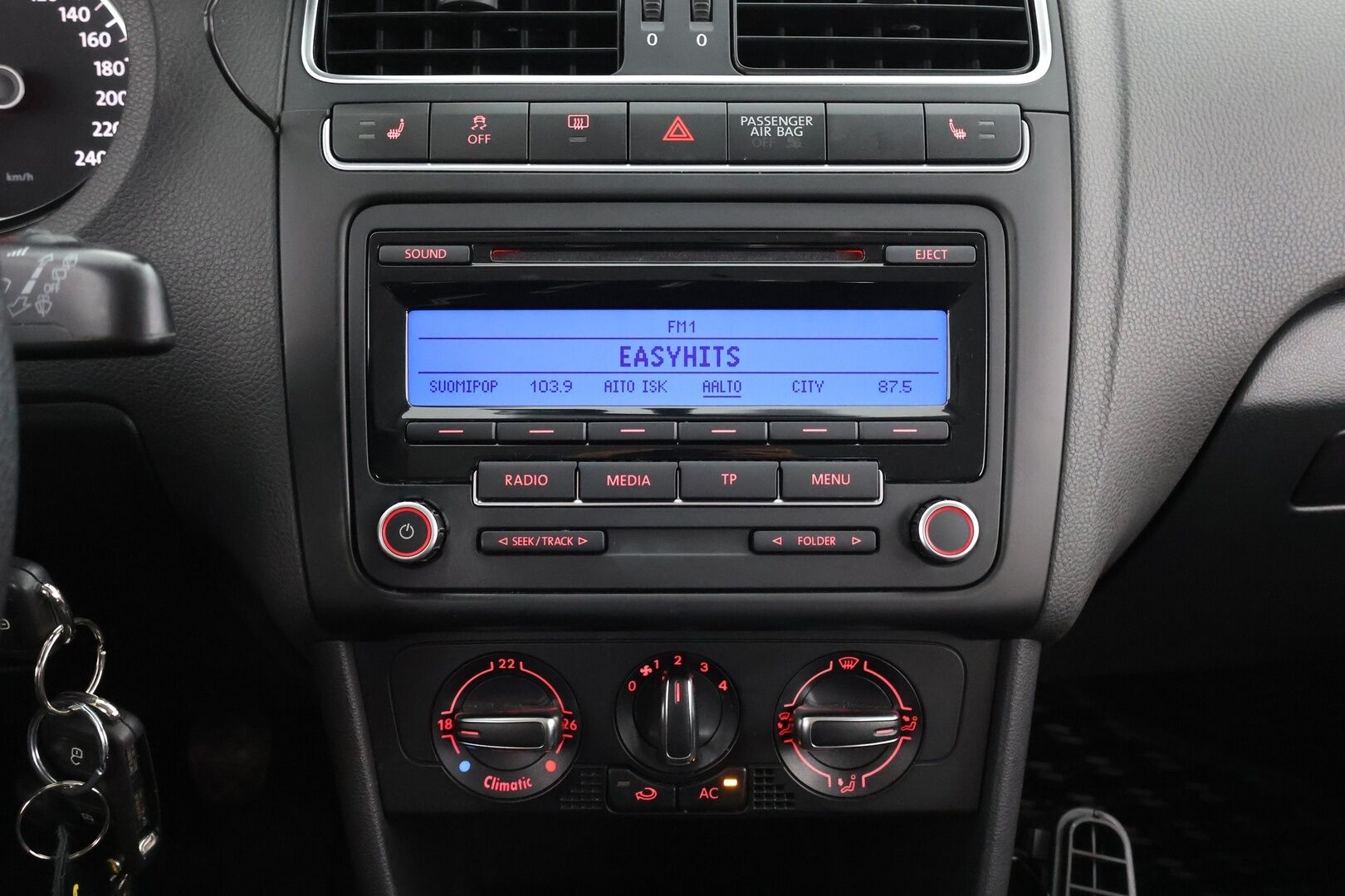 Volkswagen Polo 2011 Comfortline 1,2 TSI 77 kW (105 hv) 4-ovinen YritysOutlet - Myydään vain yrityksille - YritysOutlet - Myydään vain yrityksille