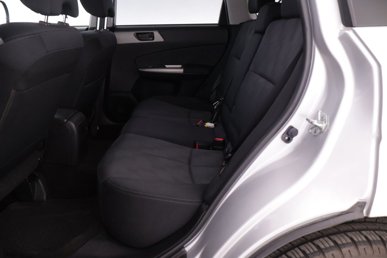 Subaru Forester 2010 X BR 4WD Manuaali - | Koukku | Vakkari | Lohko | Autoilmastointi | LED-lisävalo | Kahdet renkaat | Suomi-auto |