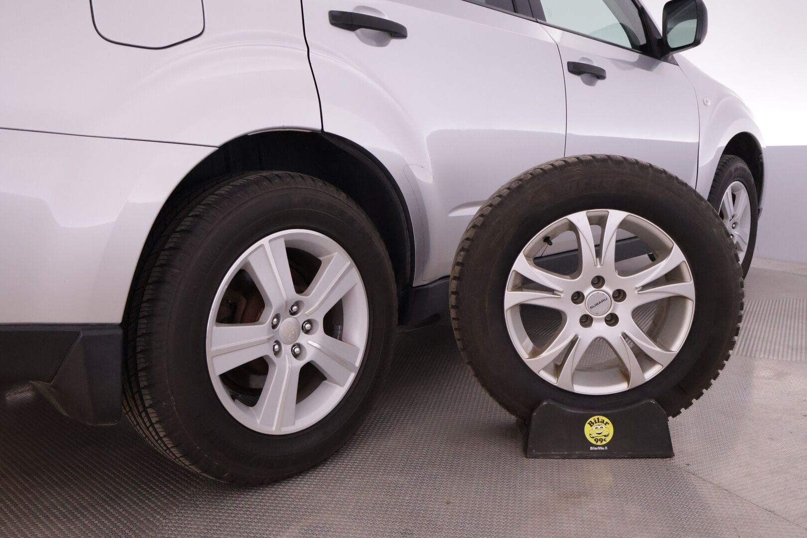Subaru Forester 2010 X BR 4WD Manuaali - | Koukku | Vakkari | Lohko | Autoilmastointi | LED-lisävalo | Kahdet renkaat | Suomi-auto |