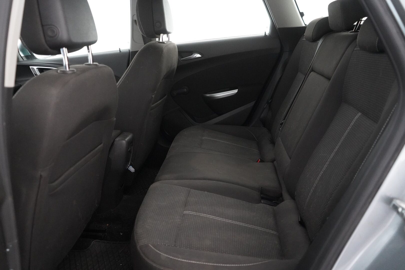 Opel Astra 2011 Sport Tourer Sport 1,6 Turbo 132kW AT6 - YritysOutlet - Myydään vain yrityksille