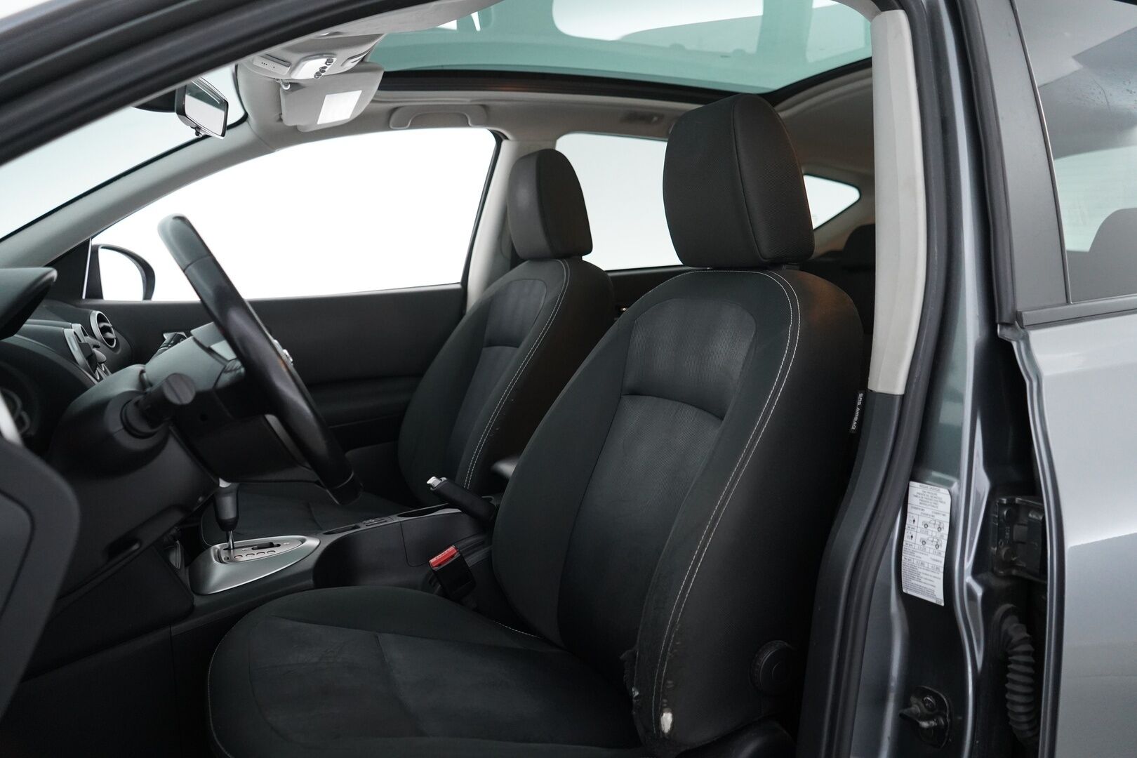 Nissan Qashqai 2011 2,0L Tekna 2WD CVT 17" MY11 *Kamera / Koukku / Navi / BOSE / Panorama* - Suomi-auto / Kahdet hyvät renkaat / Seuraava katsastus 07/2026