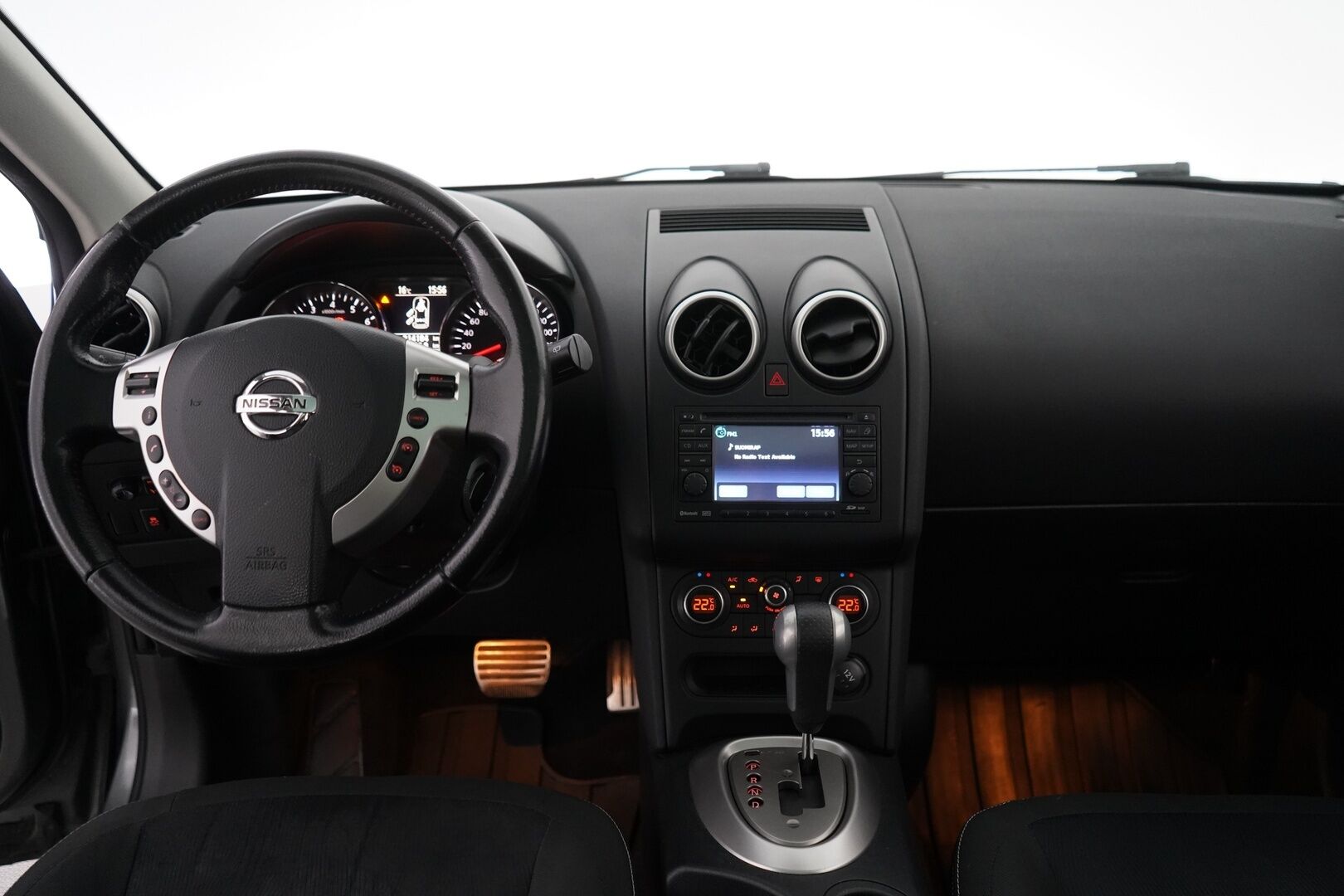 Nissan Qashqai 2011 2,0L Tekna 2WD CVT 17" MY11 *Kamera / Koukku / Navi / BOSE / Panorama* - Suomi-auto / Kahdet hyvät renkaat / Seuraava katsastus 07/2026