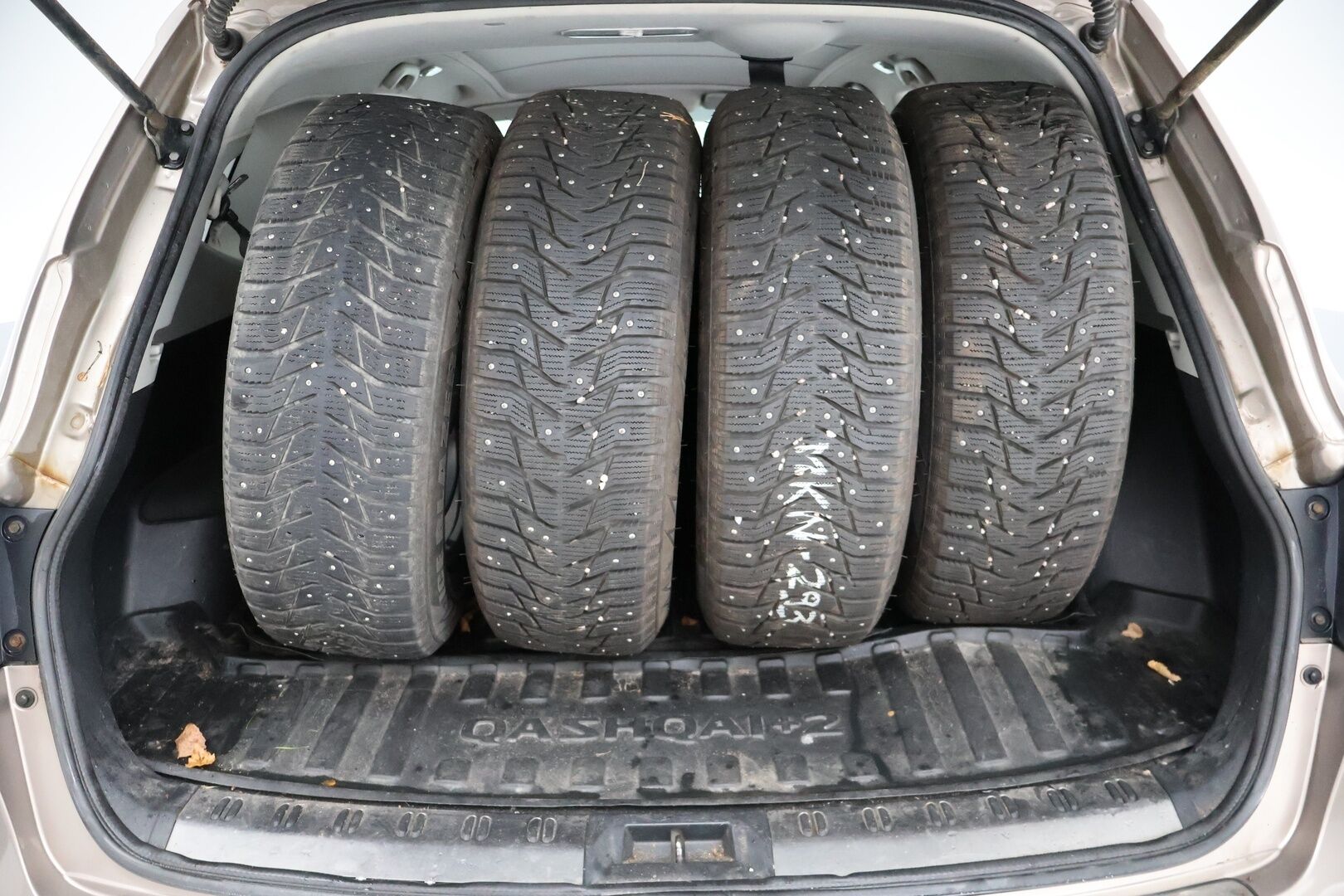Nissan Qashqai+2 2011 1,5dCi DPF Acenta 2WD 6M/T MY11 - Myydään Huutokaupat.com:issa eniten tarjoavalle! 