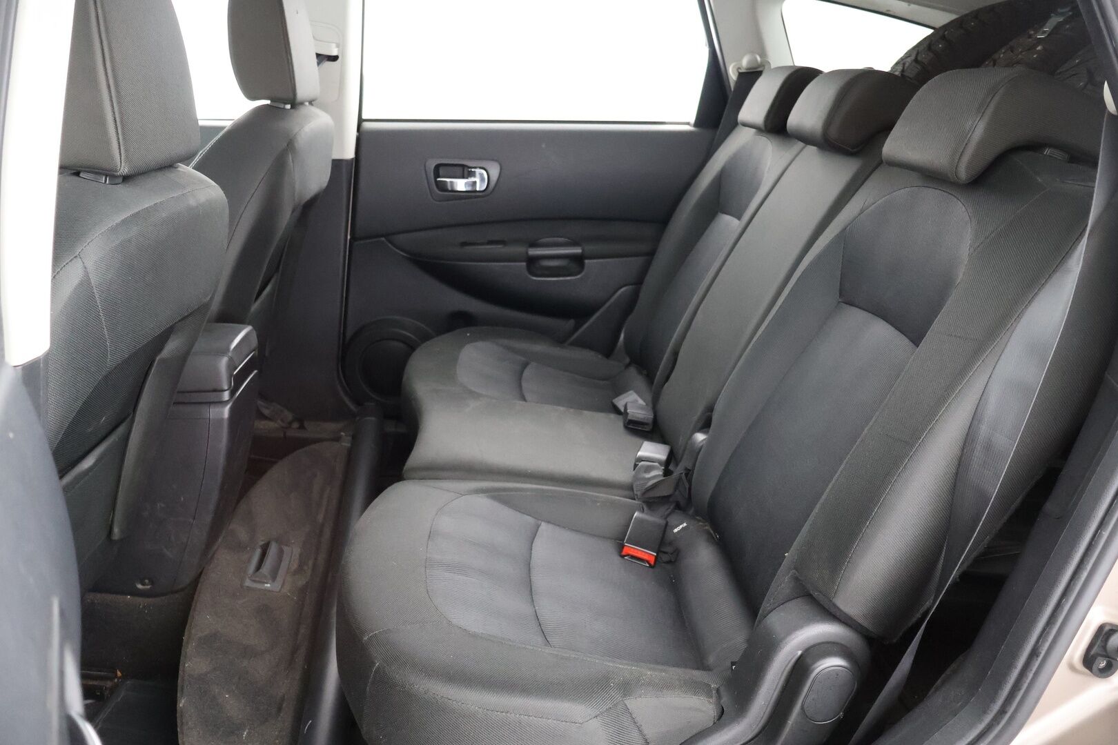 Nissan Qashqai+2 2011 1,5dCi DPF Acenta 2WD 6M/T MY11 - Myydään Huutokaupat.com:issa eniten tarjoavalle! 
