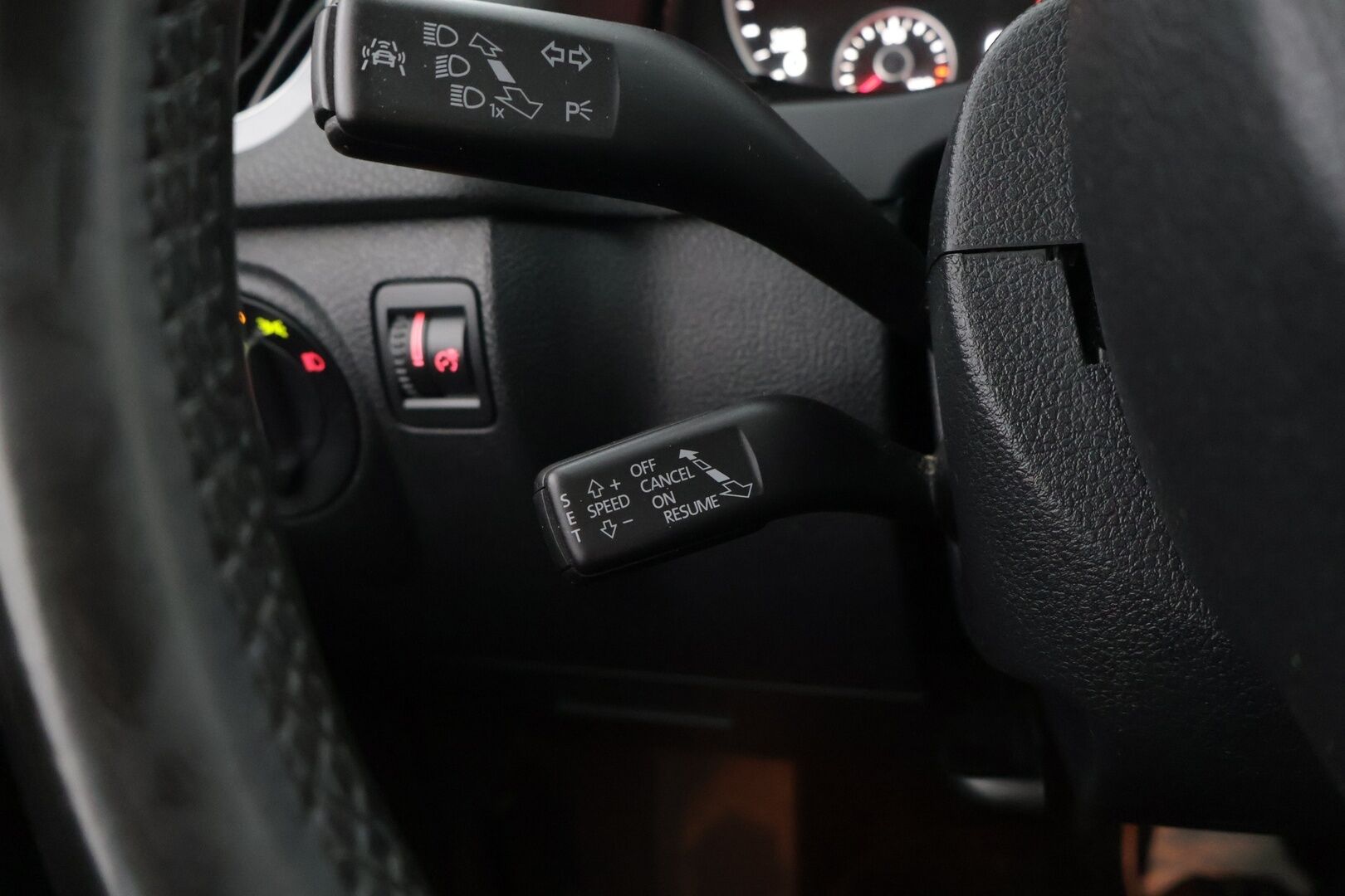 Volkswagen Tiguan 2012 Sport & Style 2,0 TDI 103 kW (140 hv) BlueMotion Technology 4MOTION DSG-aut **1.Om Suomi-auto / Webasto / Vetokoukku / Kangas-Alcantara / Vakionopeudensäädin * - 1.Omisteinen Suomi-auto / Juuri katsastettu / Jakohihna juuri vaihdettu / 2 renkaat / Webasto / Vetokoukku * - Osta nyt, maksa vasta ensi vuonna