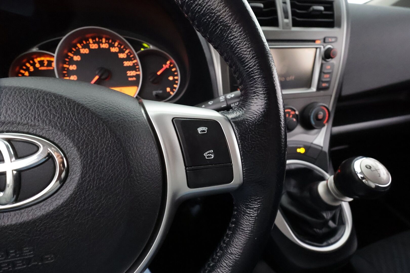 Toyota Verso-S 2011 1,33 Dual VVT-i Stop & Start Linea Sol * Webasto / P.kamera / 2xRenkaat / Suomi-auto / Bluetooth *