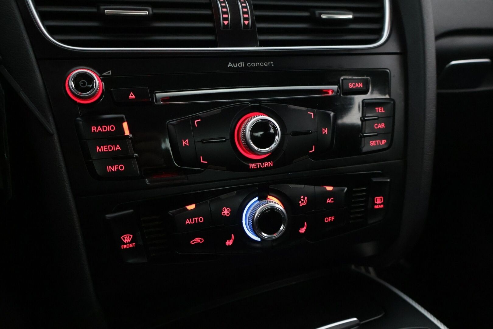 Audi A4 2013 Sedan Business 1,8 TFSI 125 kW multitronic *MYYDÄÄN HUUTOKAUPAT.COM*