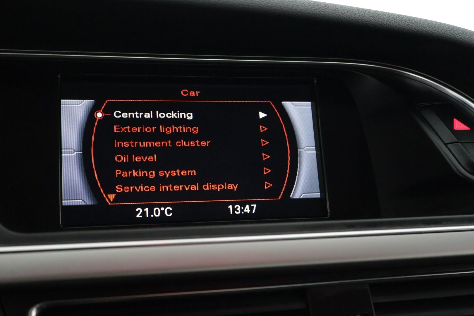 Audi A4 2013 Sedan Business 1,8 TFSI 125 kW multitronic *MYYDÄÄN HUUTOKAUPAT.COM*