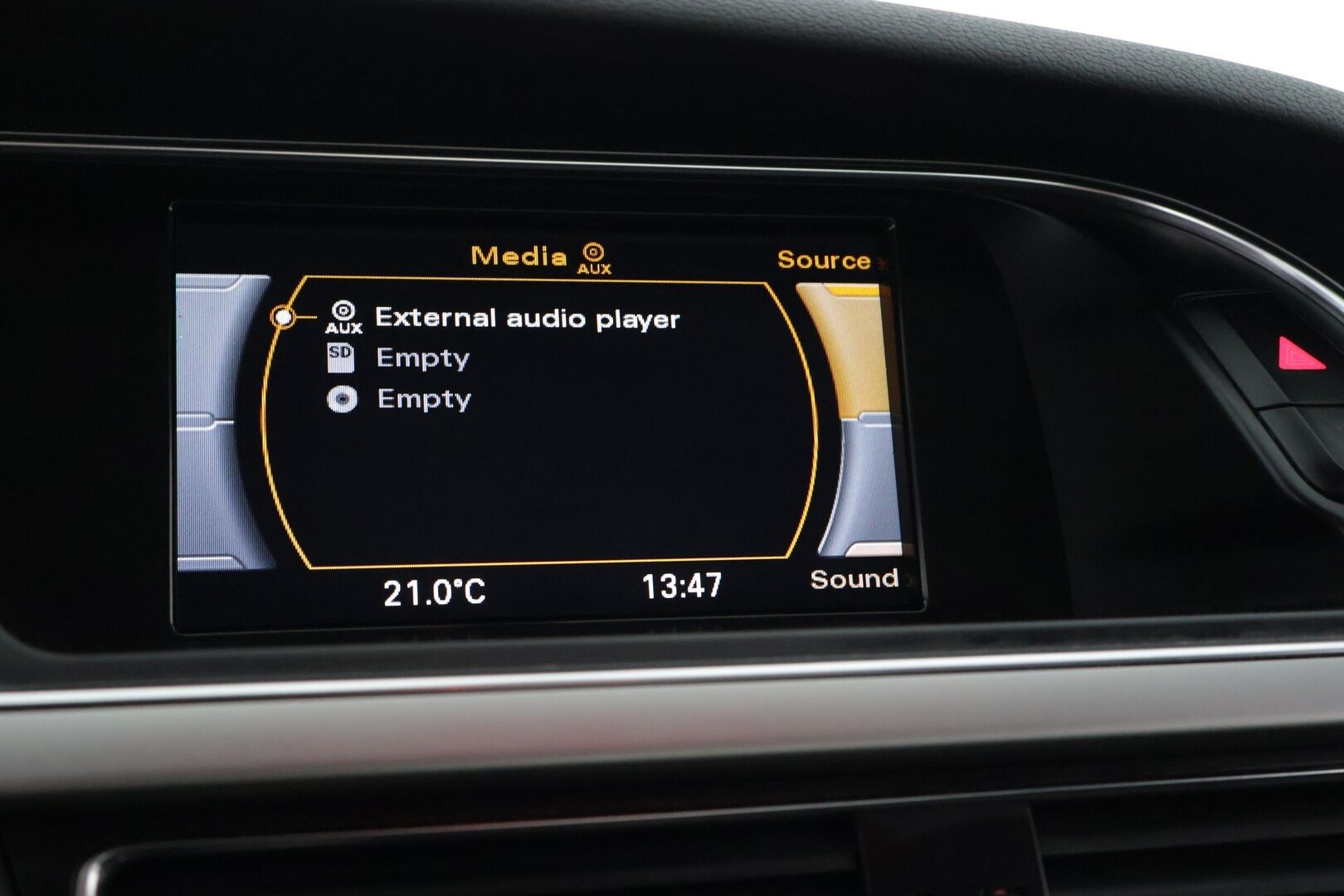 Audi A4 2013 Sedan Business 1,8 TFSI 125 kW multitronic *MYYDÄÄN HUUTOKAUPAT.COM*