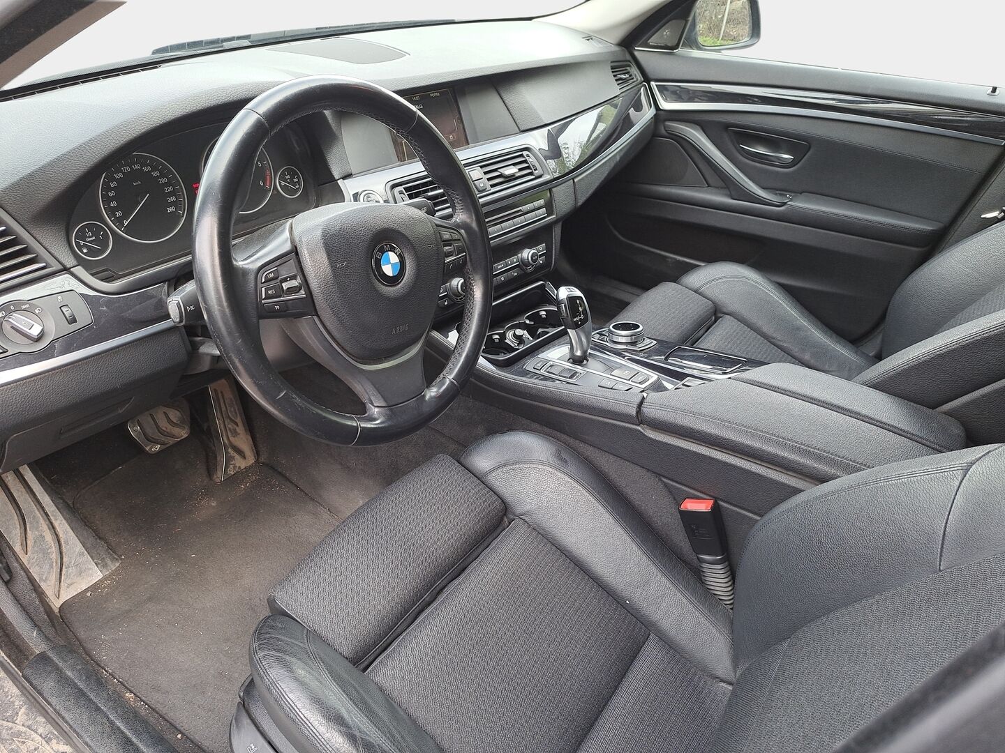 BMW 525 2013 TwinPower Turbo A xDrive F11 Touring Business Automatic - | Webasto | Harman/Kardon | Sporttipenkit | P. Tutkat | Vetokoukku | Xenon |