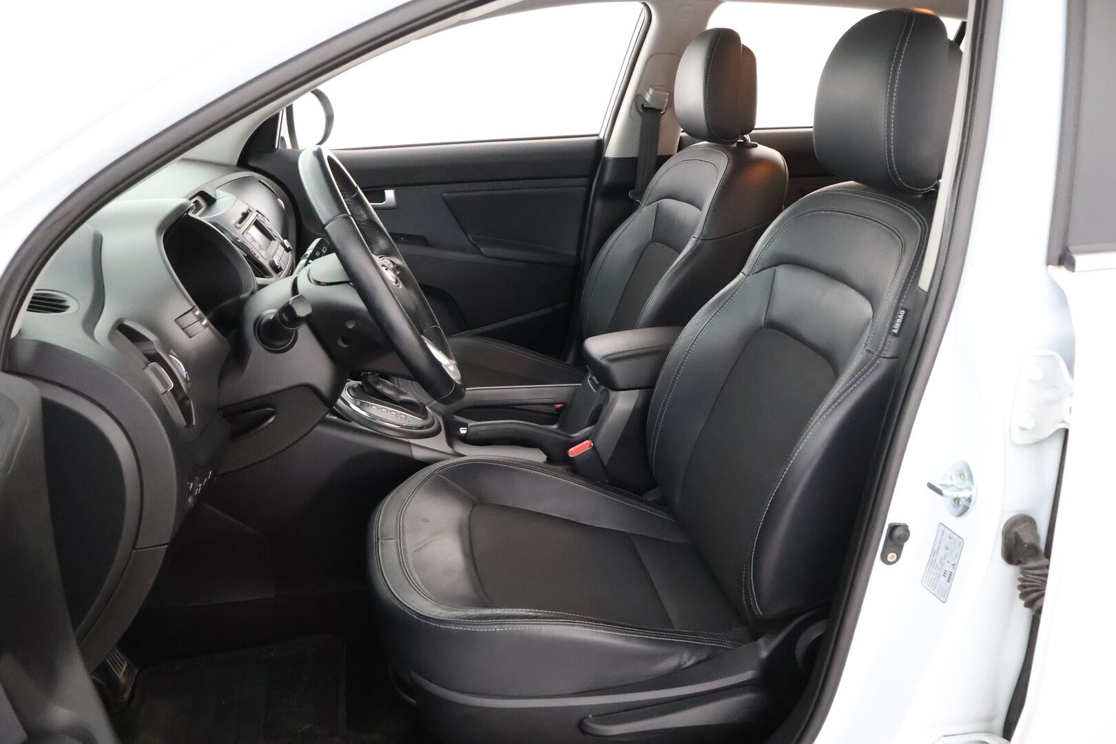 Kia Sportage 2012 2,0 AWD EX A/T - Suomiauto / Vetokoukku / Lohkolämmitin & Sisäpistoke / Peruutustutka / Vakkari / 2x Hyvät renkaat!