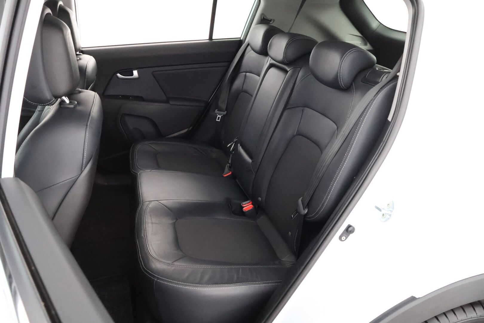 Kia Sportage 2012 2,0 AWD EX A/T - Suomiauto / Vetokoukku / Lohkolämmitin & Sisäpistoke / Peruutustutka / Vakkari / 2x Hyvät renkaat!