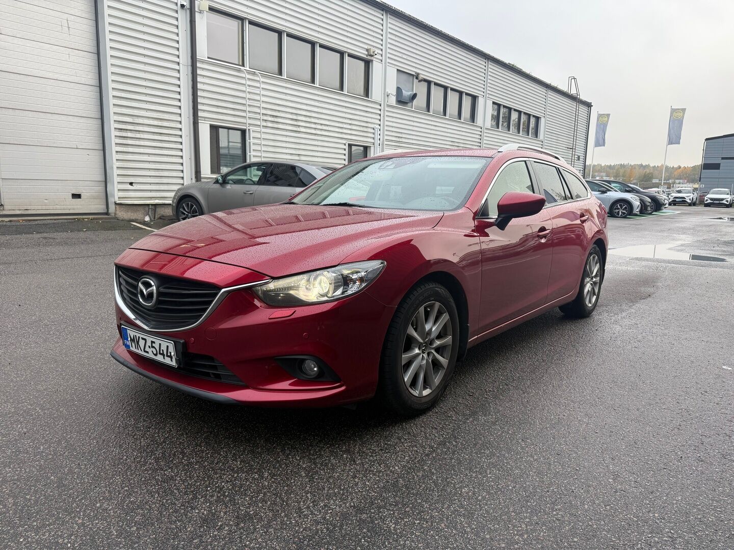 Mazda 6 2013 Sport Wagon 2,0 (165) SKYACTIV-G Premium Plus 6AT 5ov TC2 - Suomiauto | Vetokoukku | Lohko&Sisäpistoke | Peruutustutkat | Keyless | LDW | Bi-Xenon | Vakkari | Juuri tullut Tampereelle!