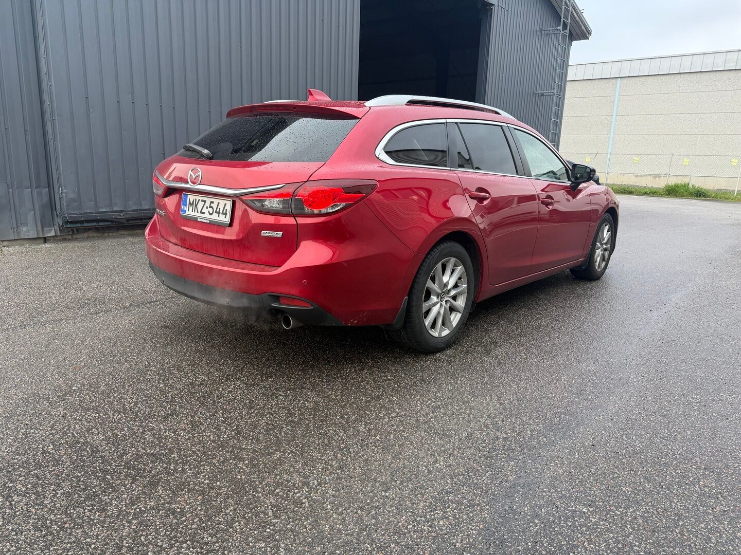 Mazda 6 2013 Sport Wagon 2,0 (165) SKYACTIV-G Premium Plus 6AT 5ov TC2 - Suomiauto | Vetokoukku | Lohko&Sisäpistoke | Peruutustutkat | Keyless | LDW | Bi-Xenon | Vakkari | Juuri tullut Tampereelle!