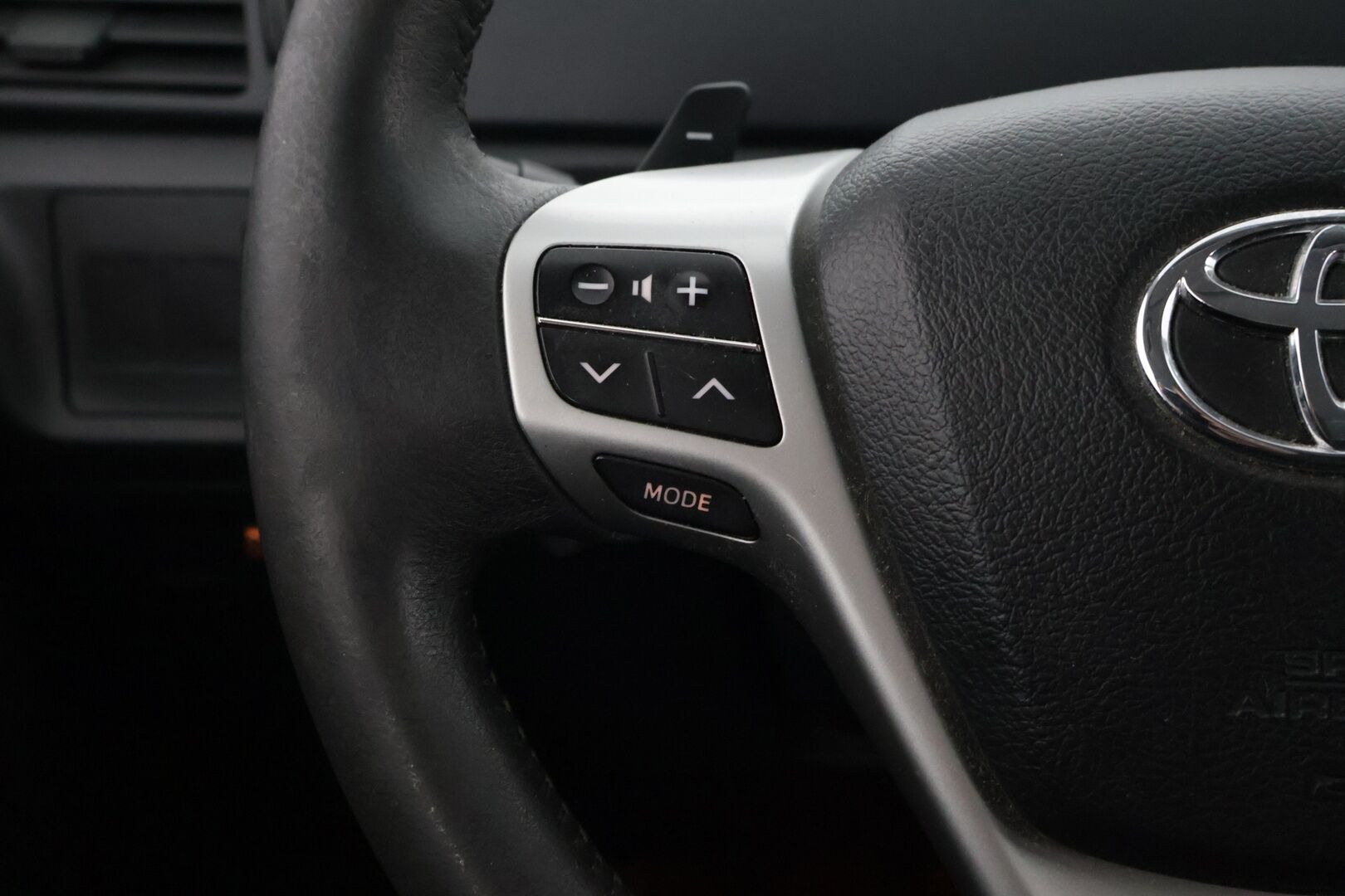 Toyota Verso 2013 1,8 Valvematic Family Multidrive S 7p - Merkkiliikkeen huoltohistoria / P-kamera / Lohko / P-tutkat / Bluetooth