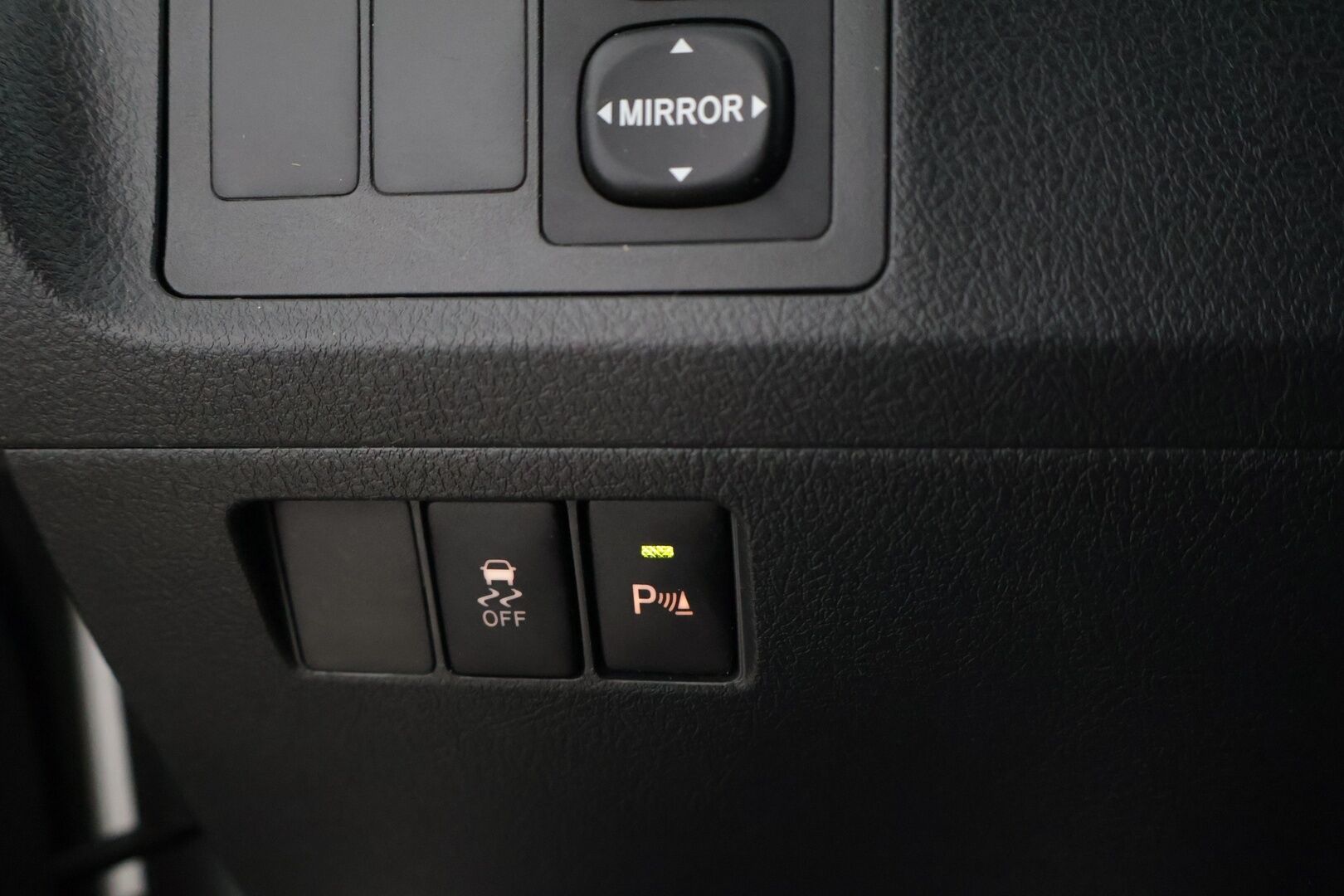 Toyota Verso 2013 1,8 Valvematic Family Multidrive S 7p - Merkkiliikkeen huoltohistoria / P-kamera / Lohko / P-tutkat / Bluetooth