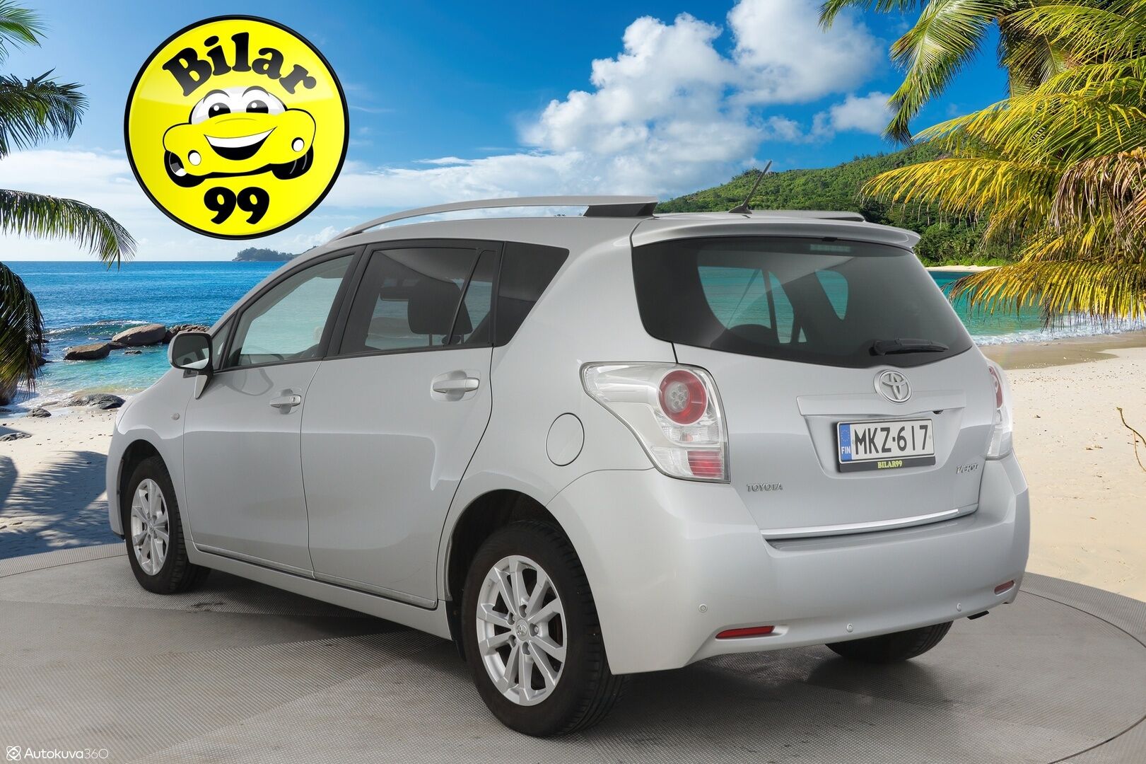 Toyota Verso 2013 1,8 Valvematic Family Multidrive S 7p - Merkkiliikkeen huoltohistoria / P-kamera / Lohko / P-tutkat / Bluetooth