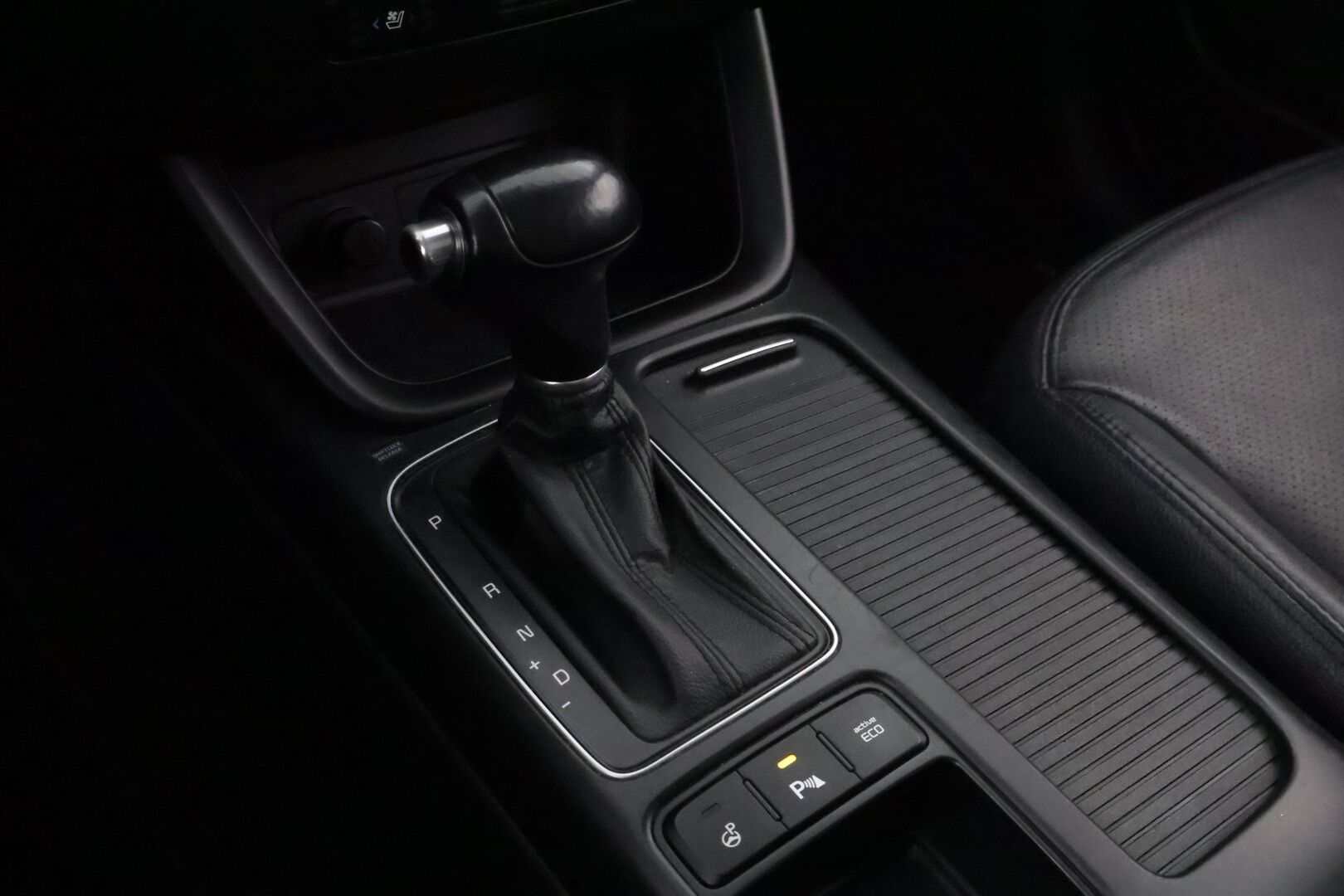 Kia Sorento 2013 2,2 CRDi AWD TX A/T 5P * Suomiauto / Vetokoukku / Ilmastoidut Nahat / Panorama / Sähköpenkit / Peruutuskamera / - Supervarusteet / 2x Hyvät renkaat aluvantein / Juuri tullut Tampereelle!