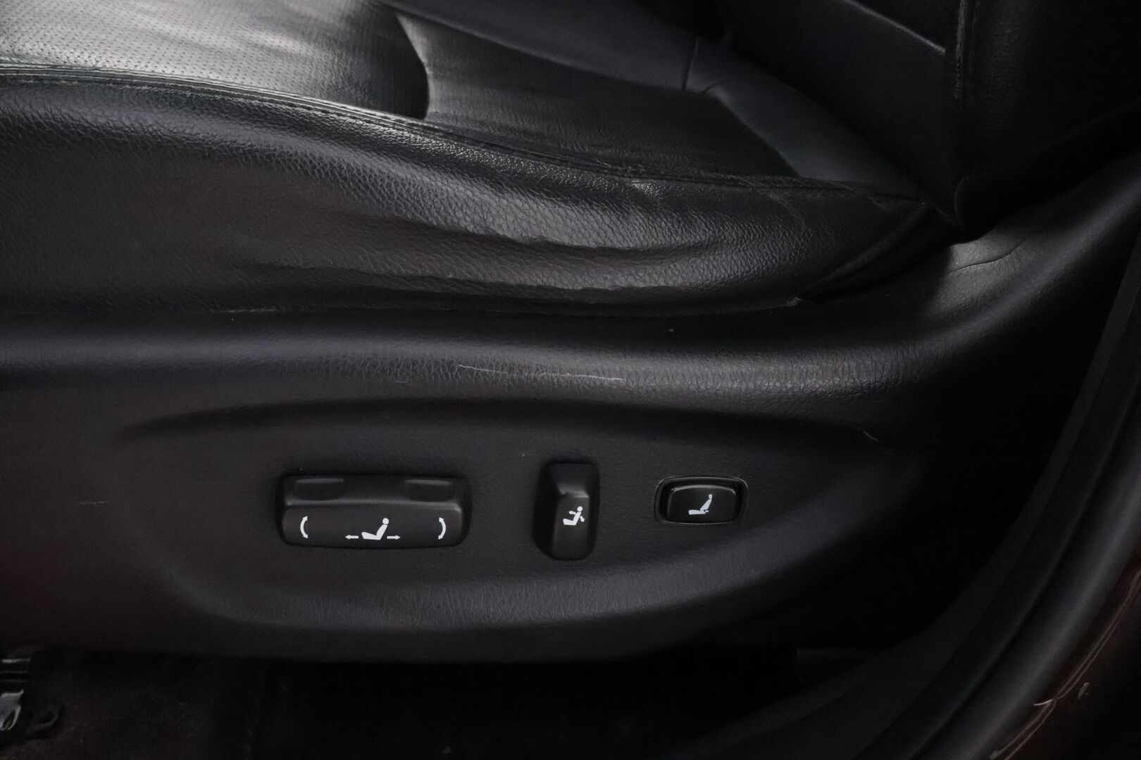 Kia Sorento 2013 2,2 CRDi AWD TX A/T 5P * Suomiauto / Vetokoukku / Ilmastoidut Nahat / Panorama / Sähköpenkit / Peruutuskamera / - Supervarusteet / 2x Hyvät renkaat aluvantein / Juuri tullut Tampereelle!