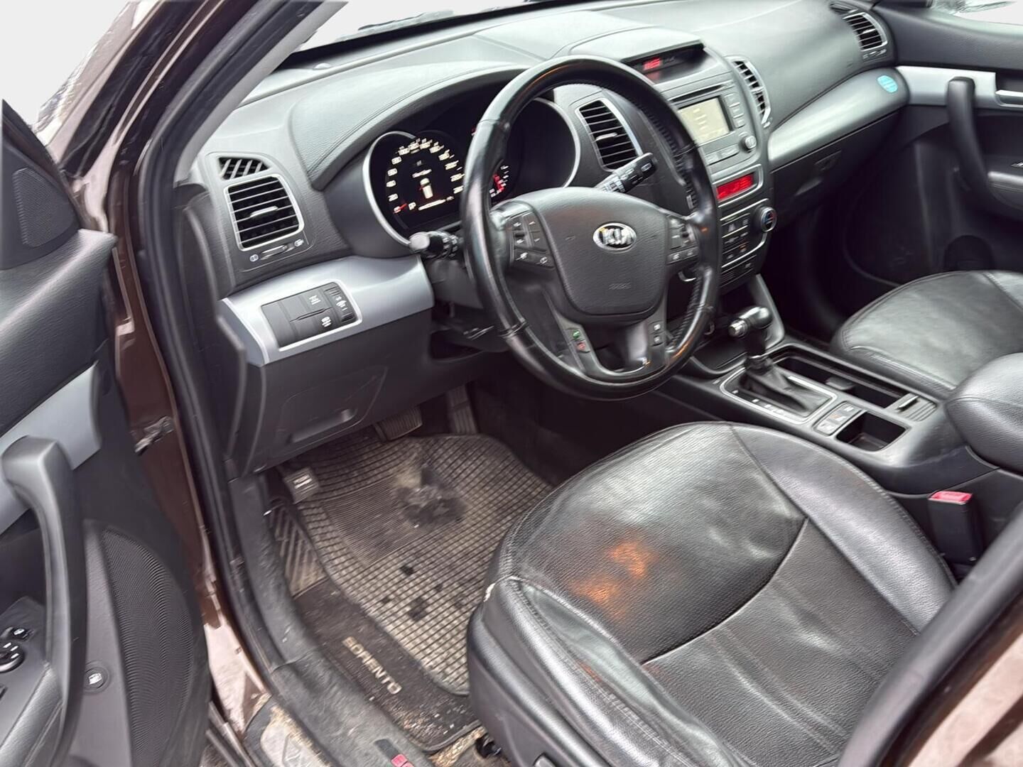 Kia Sorento 2012 2,2 CRDi AWD TX A/T 5P * Suomiauto / Vetokoukku / Ilmastoidut Nahat / Panorama / Sähköpenkit / Peruutuskamera / - Supervarusteet / 2x Hyvät renkaat aluvantein / Juuri tullut Tampereelle!