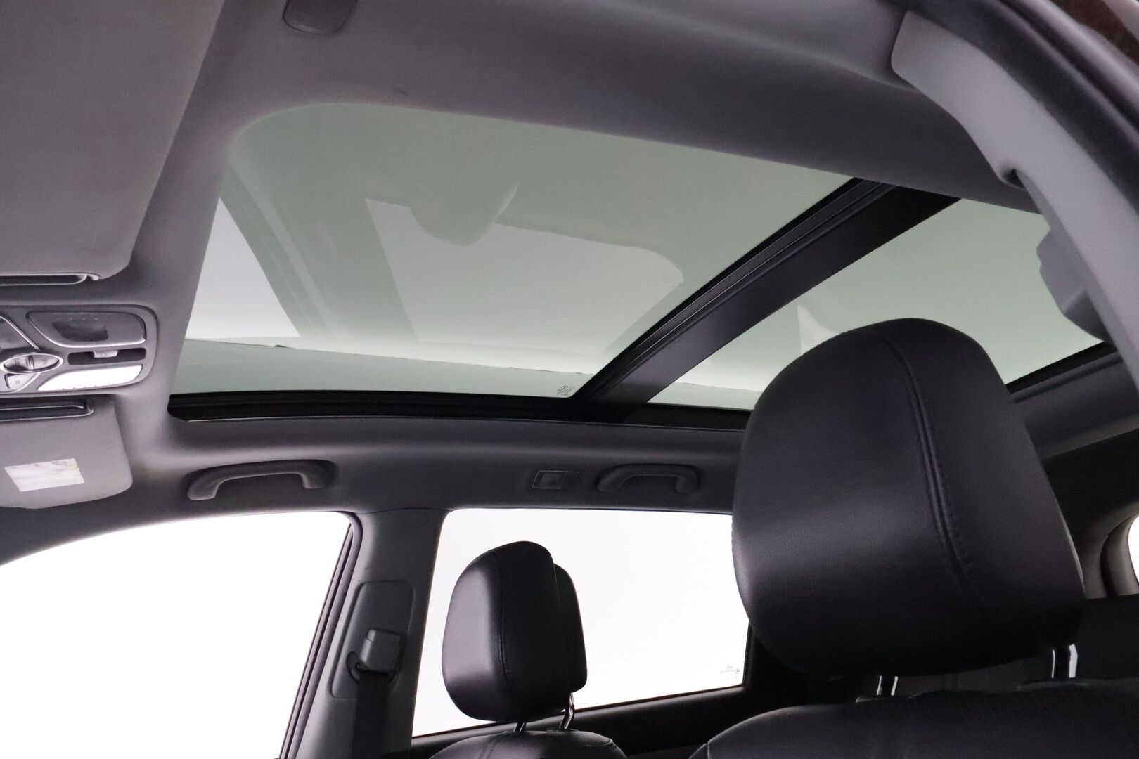 Kia Sorento 2013 2,2 CRDi AWD TX A/T 5P * Suomiauto / Vetokoukku / Ilmastoidut Nahat / Panorama / Sähköpenkit / Peruutuskamera / - Supervarusteet / 2x Hyvät renkaat aluvantein / Juuri tullut Tampereelle!