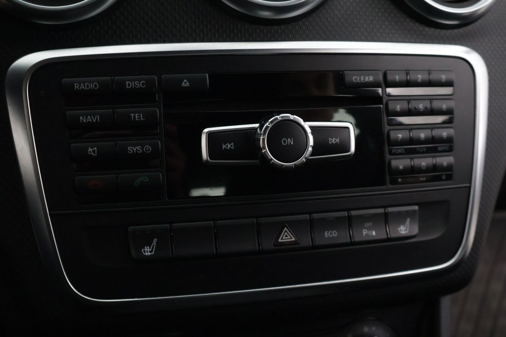 Mercedes-Benz A 2013 180 BE* Tutkat / Puolinahkapenkit / Vakkari * - * kahdet hyväkuntoiset renkaat alumiinivanteilla / Suomi-auto / säännöllisesti huollettu / Juuri huollettu *