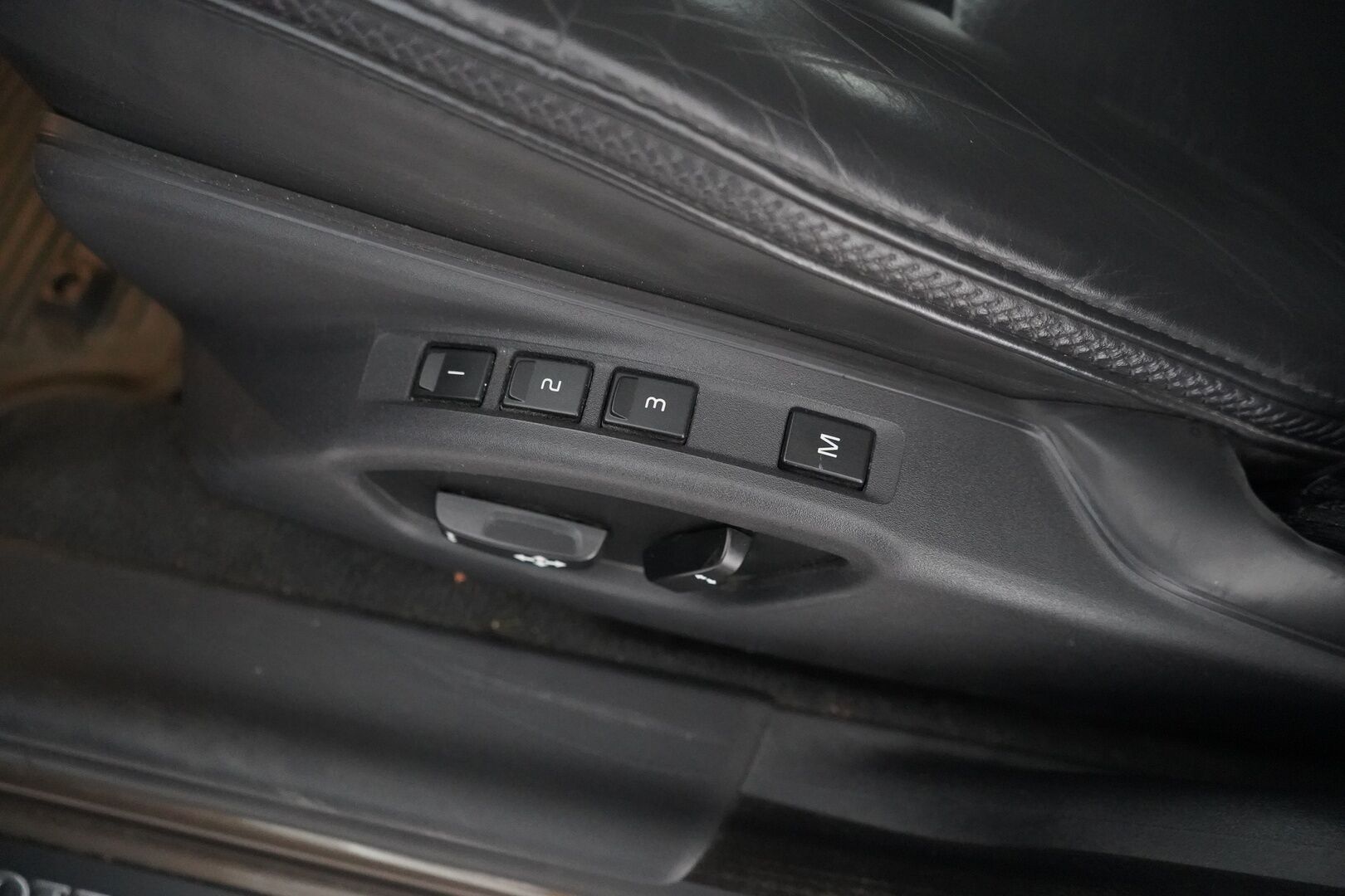 Volvo XC70 2012 D5 AWD Summum Business aut - YritysOutlet - Myydään vain yrityksille