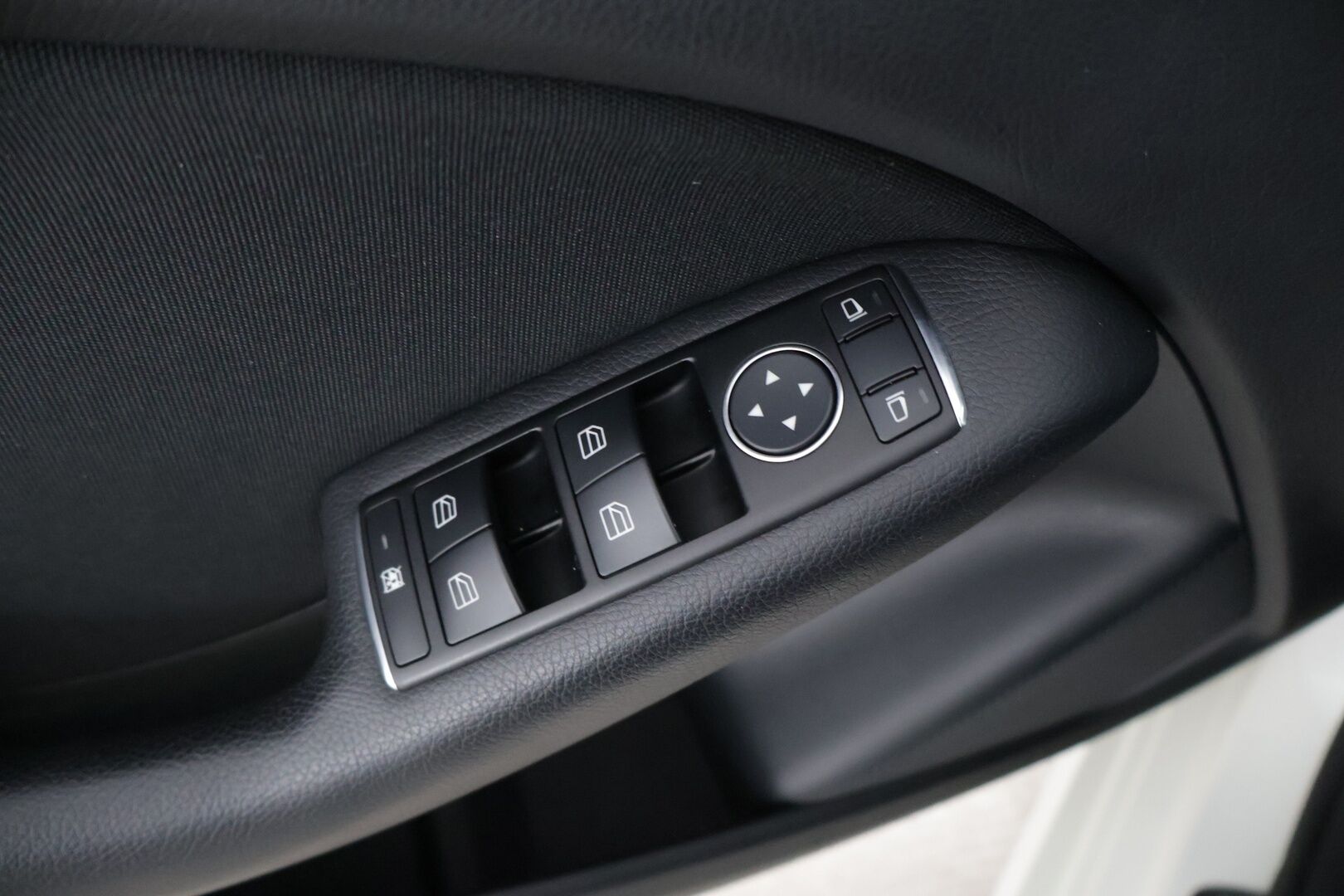 Mercedes-Benz B 2013 180 CDI BE A Premium Business - Suomiauto / Vakkari / Navigointi / Lohko & Sisäpistoke / Peruutustutkat / Upeasti huollettu / Siisti ikäisekseen!