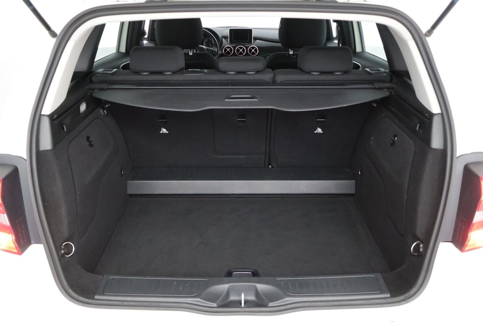 Mercedes-Benz B 2013 180 CDI BE A Premium Business - Suomiauto / Vakkari / Navigointi / Lohko & Sisäpistoke / Peruutustutkat / Upeasti huollettu / Siisti ikäisekseen! - HULLUT AVAJAISHULINAT KORKOTARJOUS 3,29 %