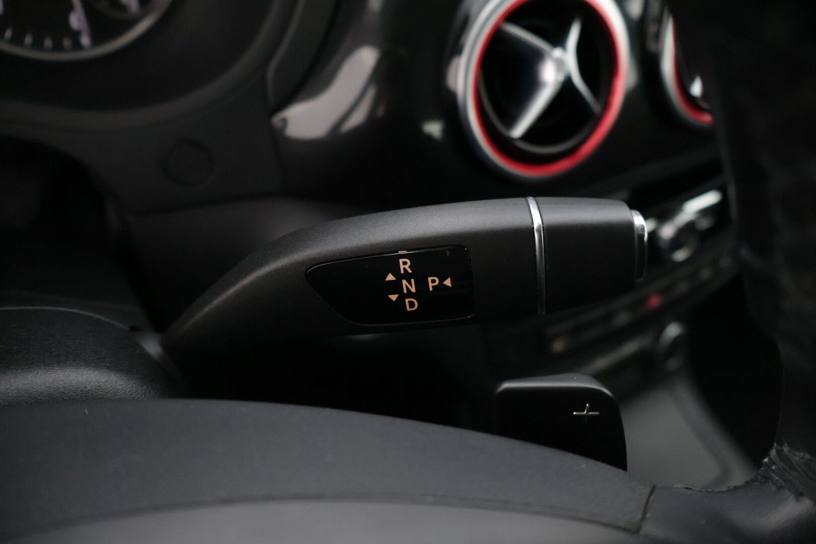 Mercedes-Benz B 2013 180 CDI BE A Premium Business - Suomiauto / Vakkari / Navigointi / Lohko & Sisäpistoke / Peruutustutkat / Upeasti huollettu / Siisti ikäisekseen! - HULLUT AVAJAISHULINAT KORKOTARJOUS 3,29 %