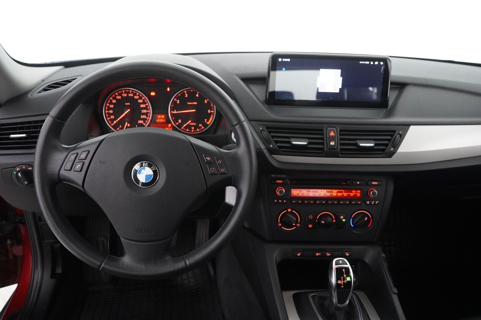 BMW X1 2012 xDrive 20i - Vetokoukku | Xenon | Nahkasiusta | Premium Hifi | P-Tutka | Ilmastointi | Kahdet hyväkuntoiset renkaat BMW vanteilla | Viimeisin huolto 70tkm