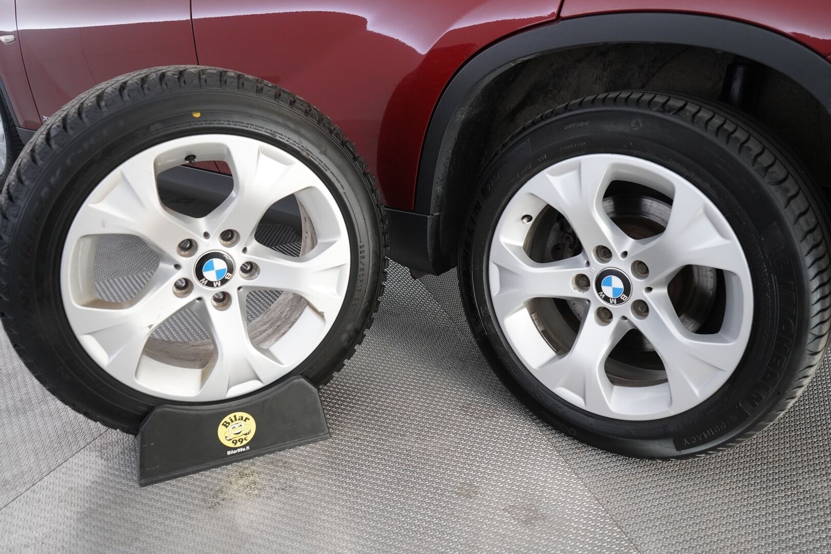 BMW X1 2012 xDrive 20i - Vetokoukku | Xenon | Nahkasiusta | Premium Hifi | P-Tutka | Ilmastointi | Kahdet hyväkuntoiset renkaat BMW vanteilla | Viimeisin huolto 70tkm