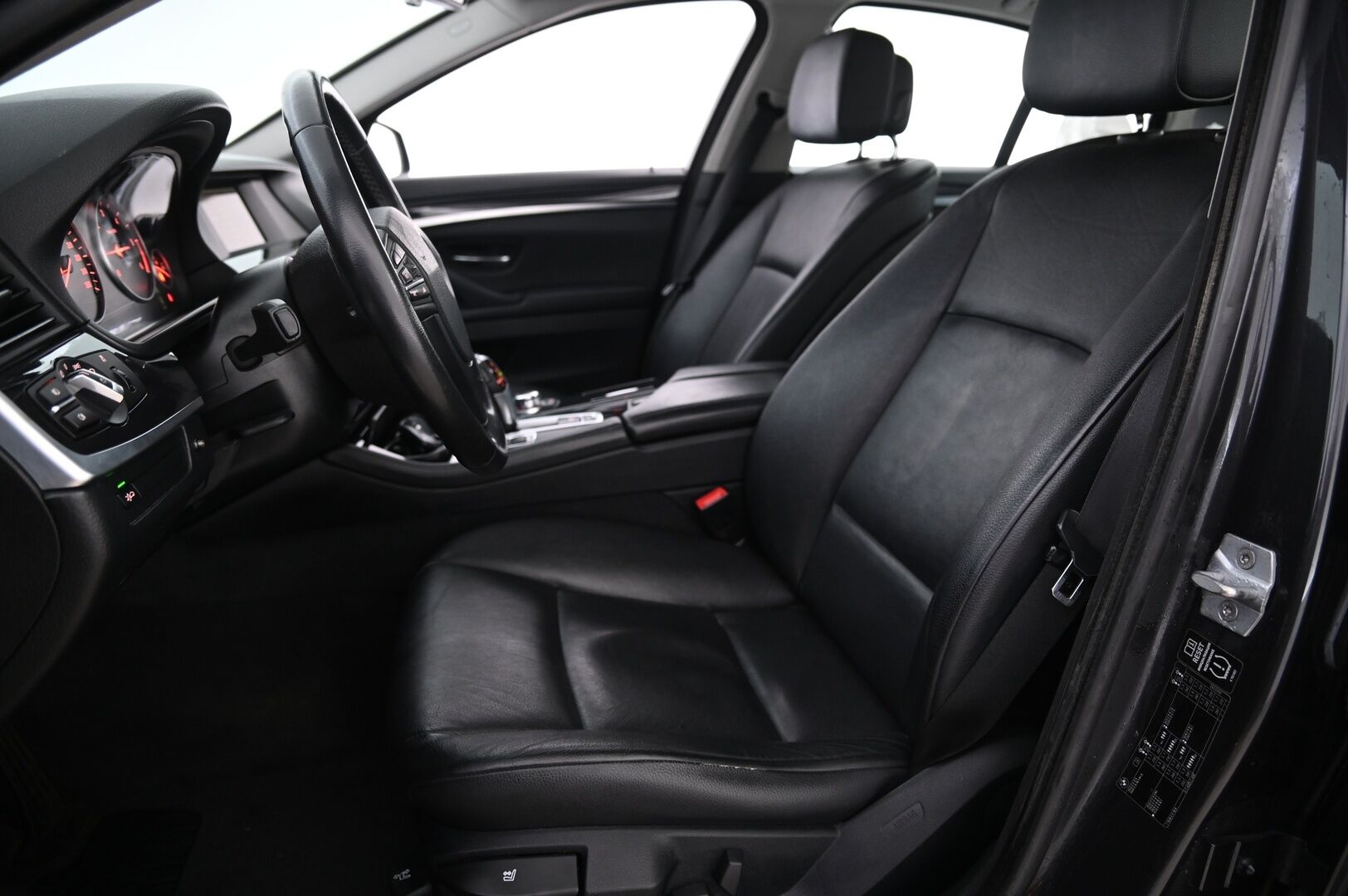 BMW 520 2013 TwinPower Turbo A F10 Sedan Business Automatic Edition*YritysOutlet - Myydään vain yrityksille* - *YritysOutlet - Myydään vain yrityksille*