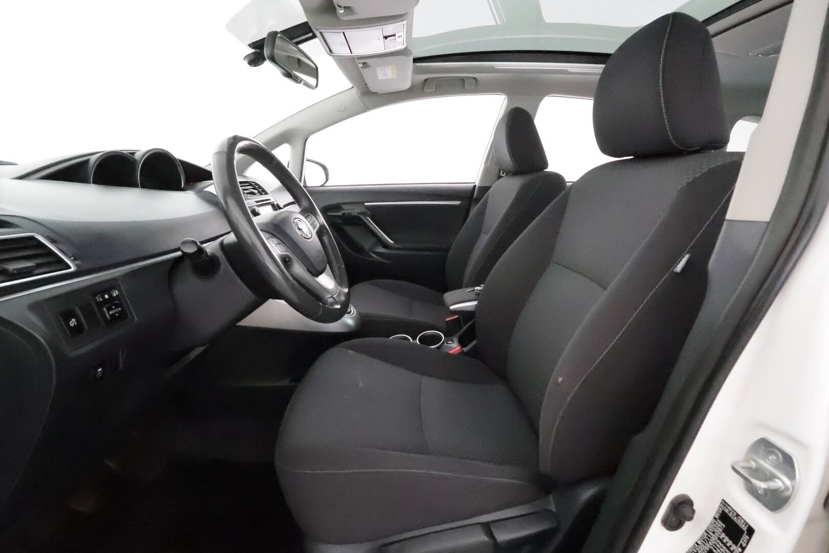 Toyota Verso 2013 1,8 Valvematic Active 7-paik **Lasikatto / P.kamera / Navi / Vakkari / Aut. Ilmastointi / Lohkolämmitin** - Suomi-auto / Kahdet Renkaat