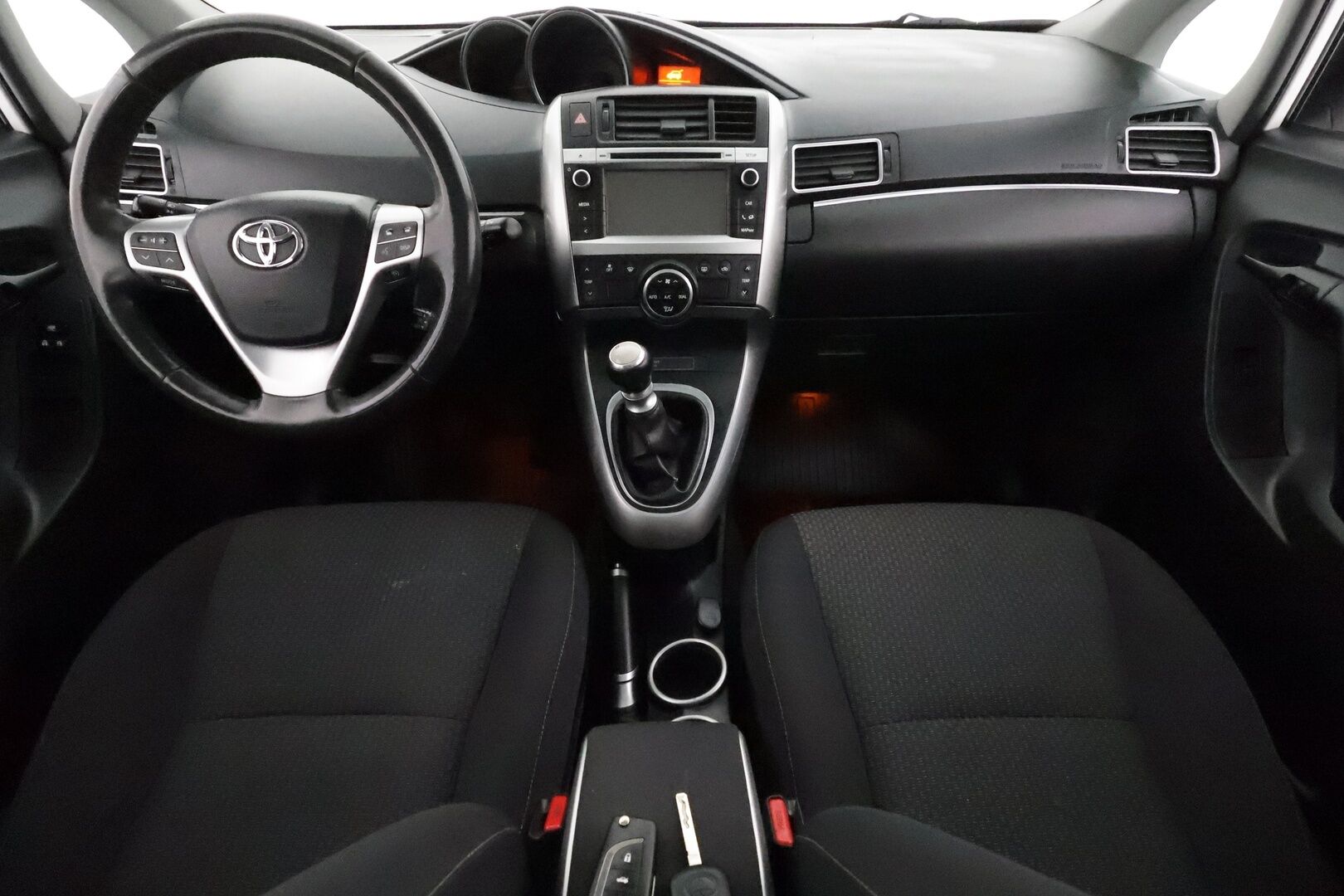 Toyota Verso 2013 1,8 Valvematic Active 7-paik **Lasikatto / P.kamera / Navi / Vakkari / Aut. Ilmastointi / Lohkolämmitin** - Suomi-auto / Kahdet Renkaat