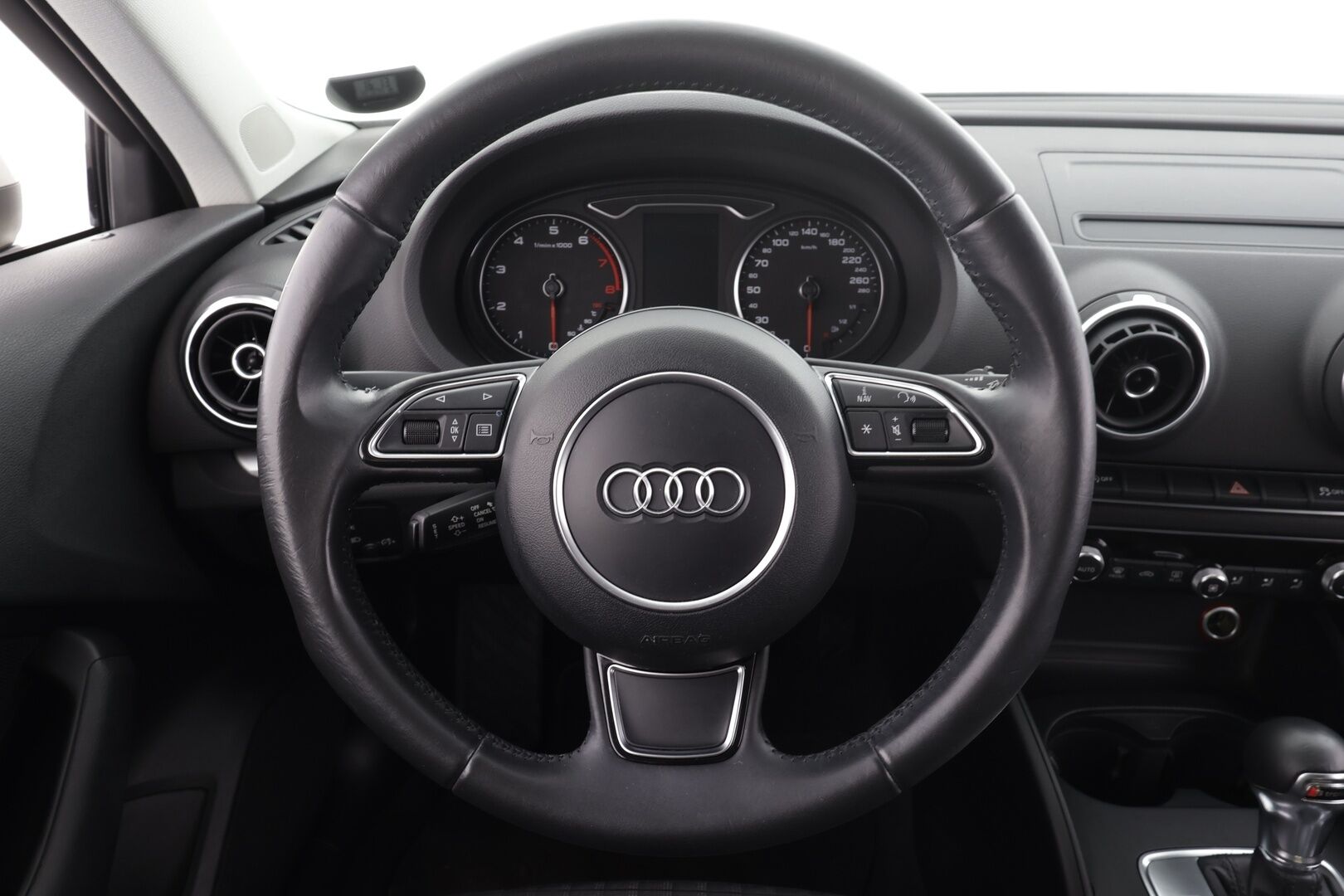 Audi A3 2013 Compact Coupé Business Sport 1,4 TFSI 90 kW S tronic * Vakkari / P.tutka / Xenon / Lohko / Sporttipenkit * - Suomi-auto / Kahdet renkaat aluvanteilla