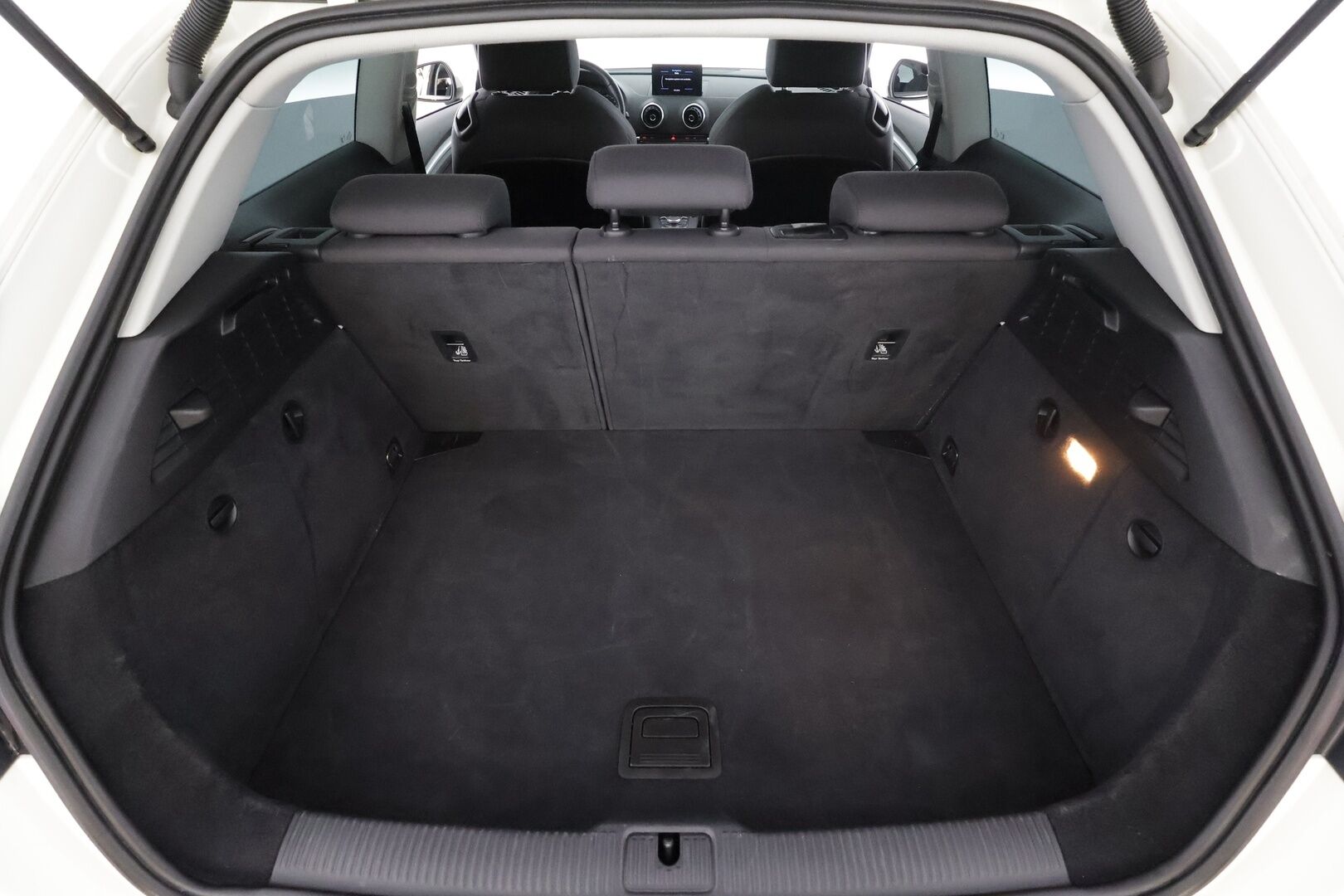 Audi A3 2013 Compact Coupé Business Sport 1,4 TFSI 90 kW S tronic * Vakkari / P.tutka / Xenon / Lohko / Sporttipenkit * - Suomi-auto / Kahdet renkaat aluvanteilla