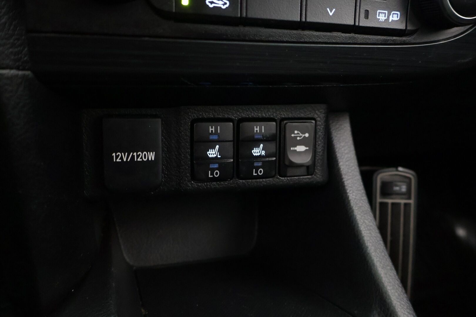 Toyota Auris 2013 1,6 Valvematic Life 5ov - | Lohko+Sisä | 2x Renkaat | 2x Avaimet | Suomi-auto |