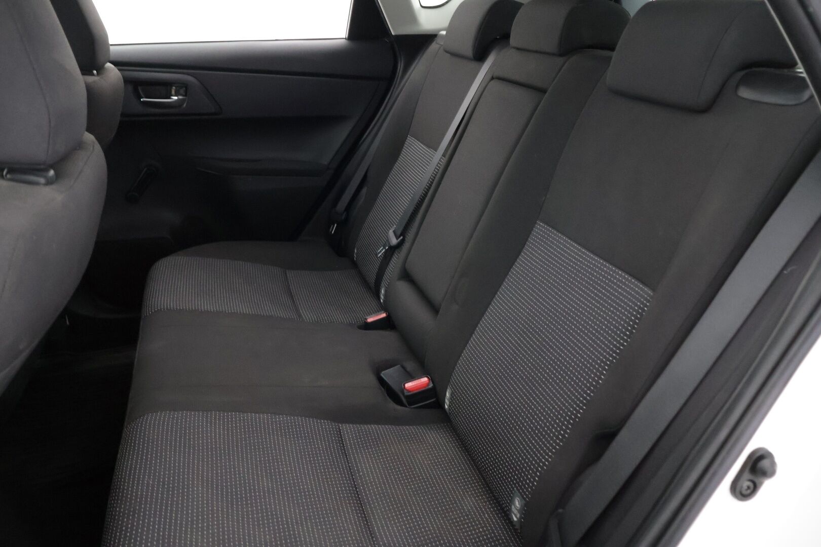 Toyota Auris 2013 1,6 Valvematic Life 5ov - | Lohko+Sisä | 2x Renkaat | 2x Avaimet | Suomi-auto |