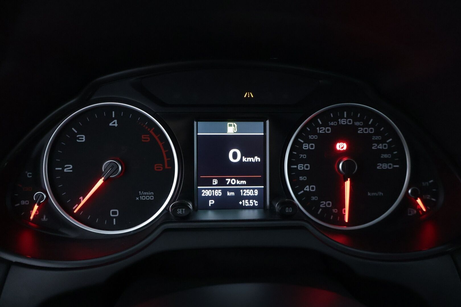 Audi Q5 2013 Business 2,0 TDI 130 kW quattro S tronic * Webasto / Adapt. vakkari / Kaistavahti / P.tutkat / Koukku / Sportpenkit * - * Suomiauto / Kattavasti huollettu yksilö! / 2x renkaat / Kaistavahti / Sähkökontti *