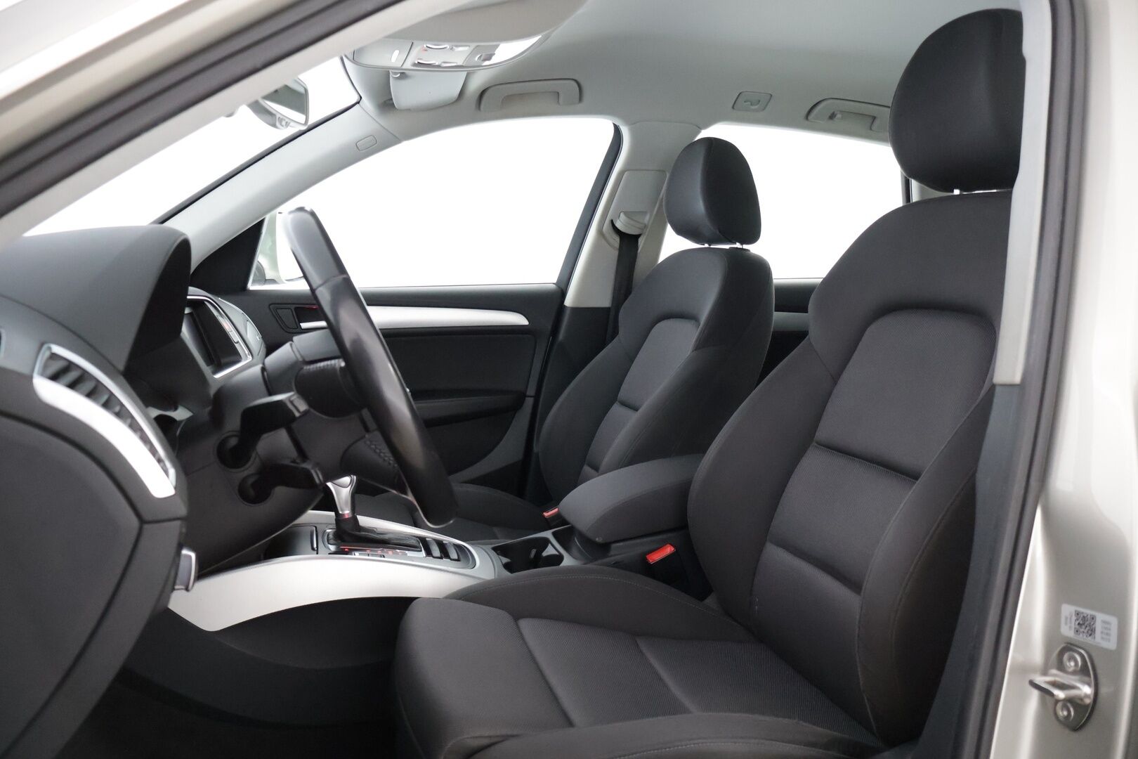 Audi Q5 2013 Business 2,0 TDI 130 kW quattro S tronic * Webasto / Adapt. vakkari / Kaistavahti / P.tutkat / Koukku / Sportpenkit * - * Suomiauto / Kattavasti huollettu yksilö! / 2x renkaat / Kaistavahti / Sähkökontti *