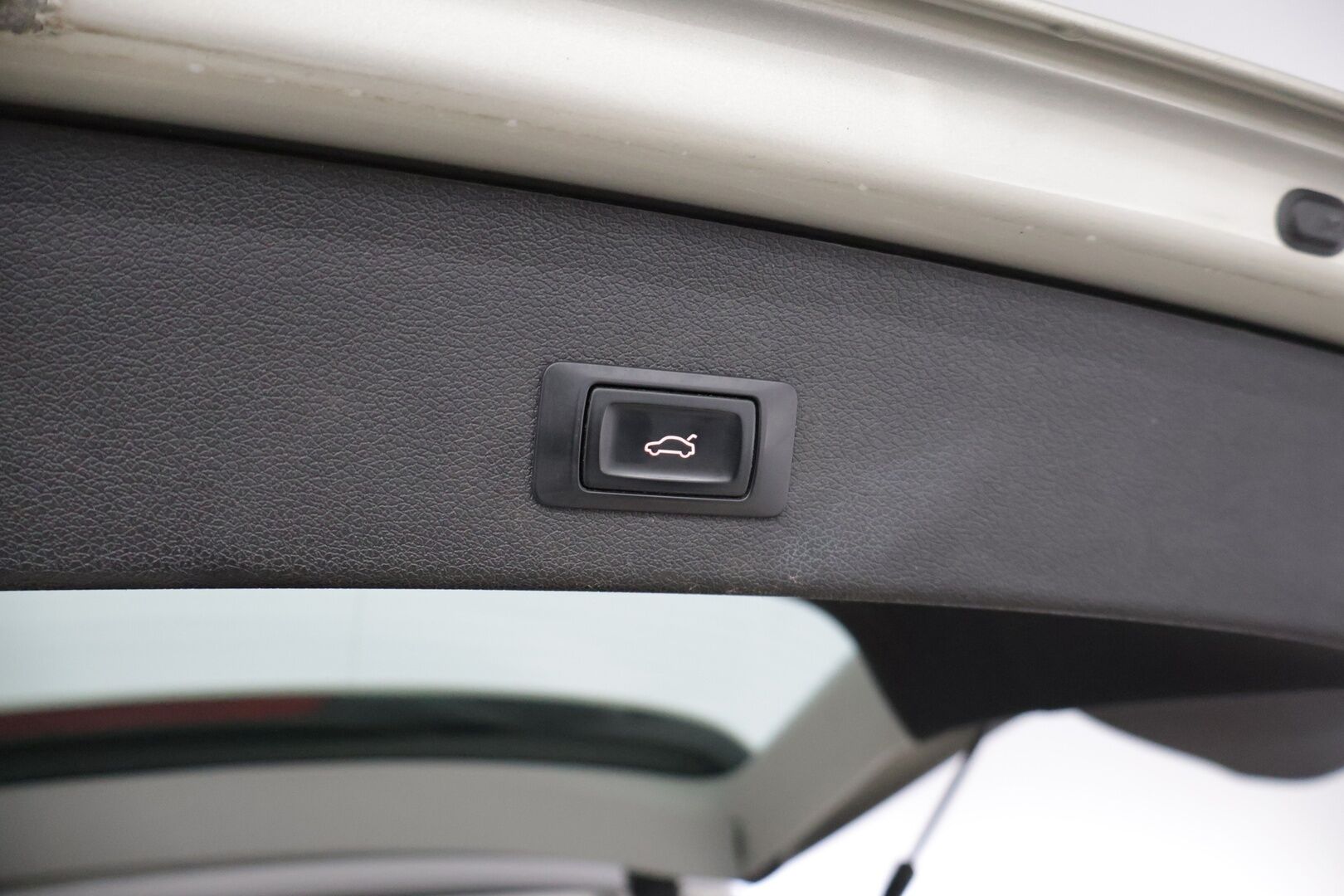 Audi Q5 2013 Business 2,0 TDI 130 kW quattro S tronic * Webasto / Adapt. vakkari / Kaistavahti / P.tutkat / Koukku / Sportpenkit * - * Suomiauto / Kattavasti huollettu yksilö! / 2x renkaat / Kaistavahti / Sähkökontti * - HULLUT BLACKWEEK JATKOT - KORKOTARJOUS 2,49%