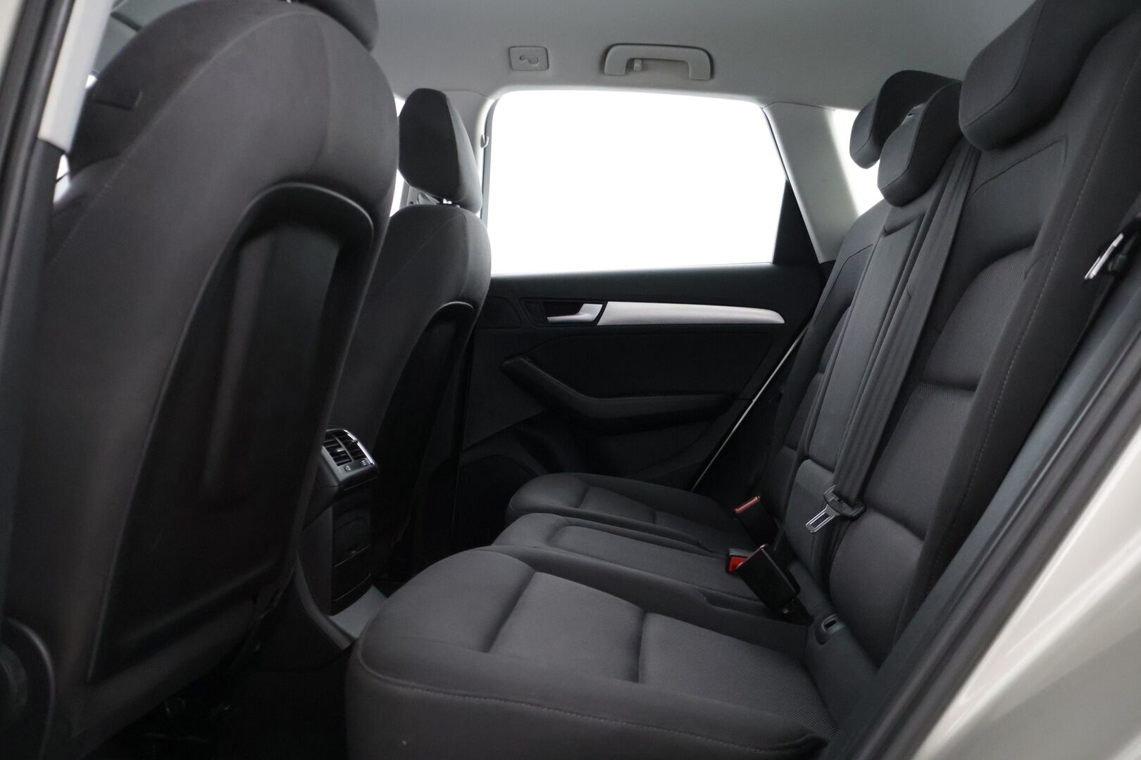 Audi Q5 2013 Business 2,0 TDI 130 kW quattro S tronic * Webasto / Adapt. vakkari / Kaistavahti / P.tutkat / Koukku / Sportpenkit * - * Suomiauto / Kattavasti huollettu yksilö! / 2x renkaat / Kaistavahti / Sähkökontti *