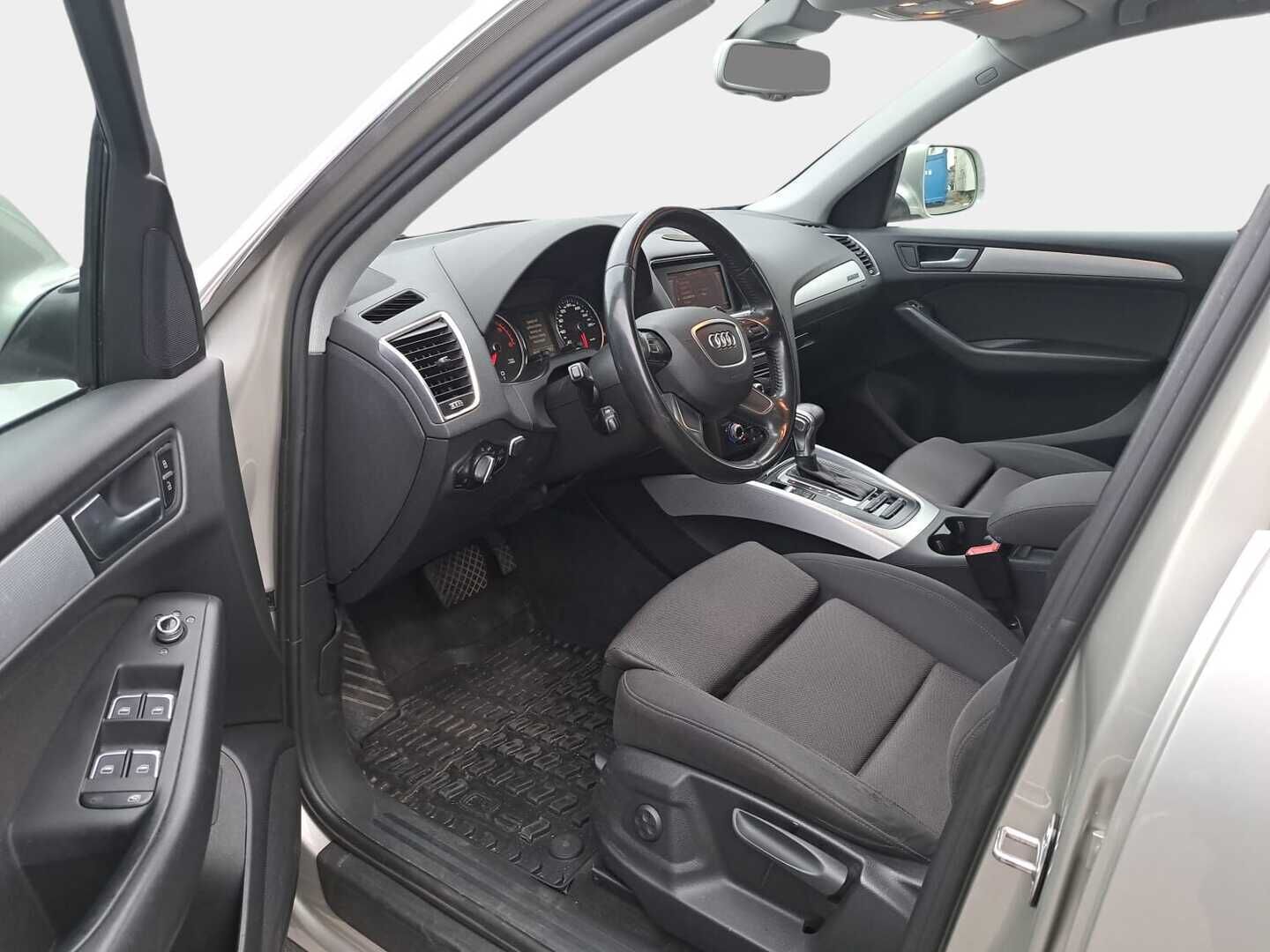 Audi Q5 2013 Business 2,0 TDI 130 kW quattro S tronic * Webasto / Adapt. vakkari / Kaistavahti / P.tutkat / Koukku / Sportpenkit * - * Suomiauto / Kattavasti huollettu yksilö! / 2x renkaat / Kaistavahti / Sähkökontti *