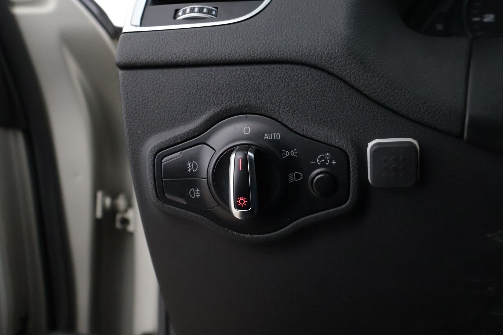 Audi Q5 2013 Business 2,0 TDI 130 kW quattro S tronic * Webasto / Adapt. vakkari / Kaistavahti / P.tutkat / Koukku / Sportpenkit * - * Suomiauto / Kattavasti huollettu yksilö! / 2x renkaat / Kaistavahti / Sähkökontti * - HULLUT BLACKWEEK JATKOT - KORKOTARJOUS 2,49%